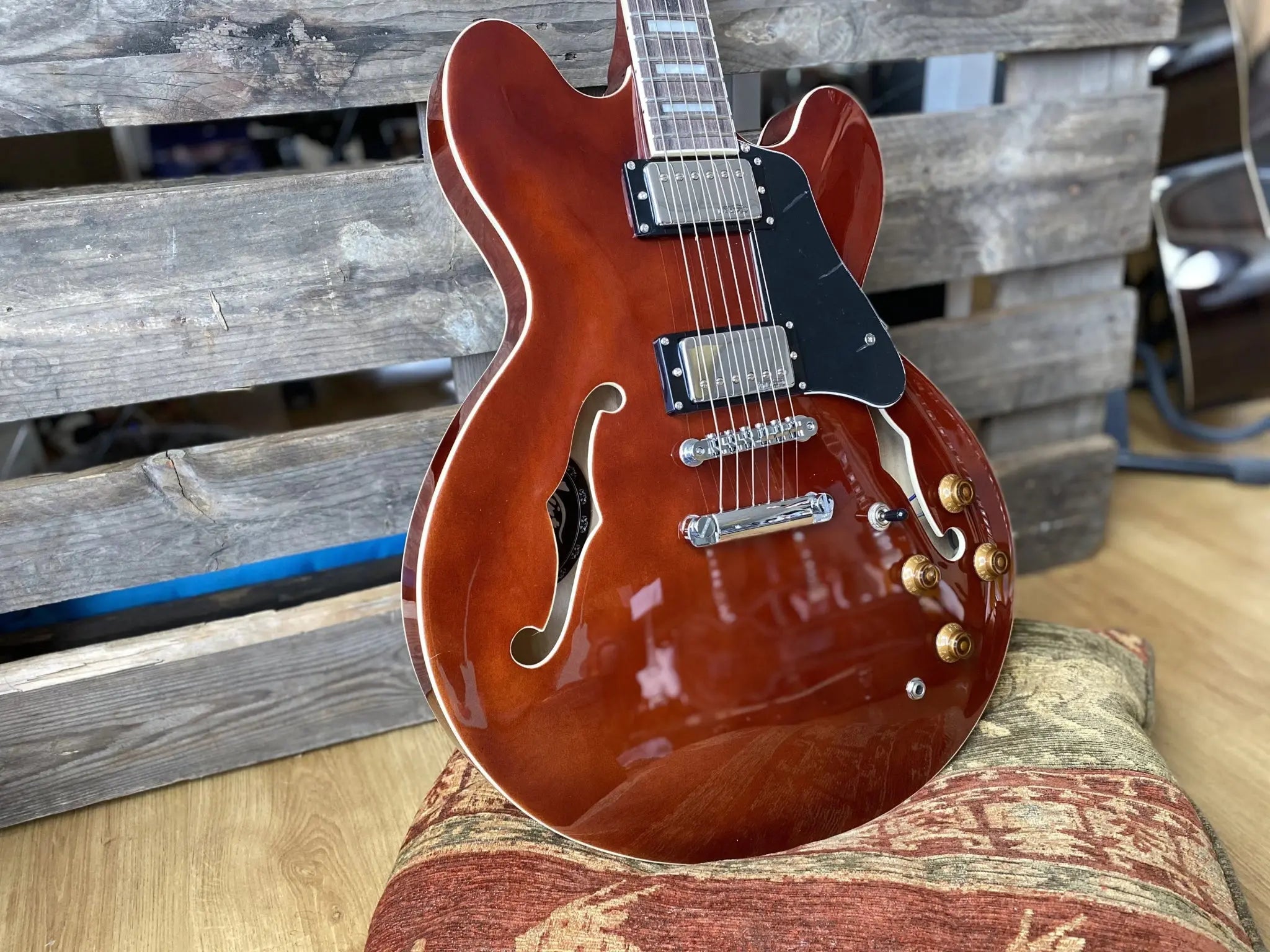 Vintage LVSA500W ReIssued Semi Acoustic Guitar ~ Natural Walnut ~ Left Handed - Richards Guitars Of Stratford Upon Avon