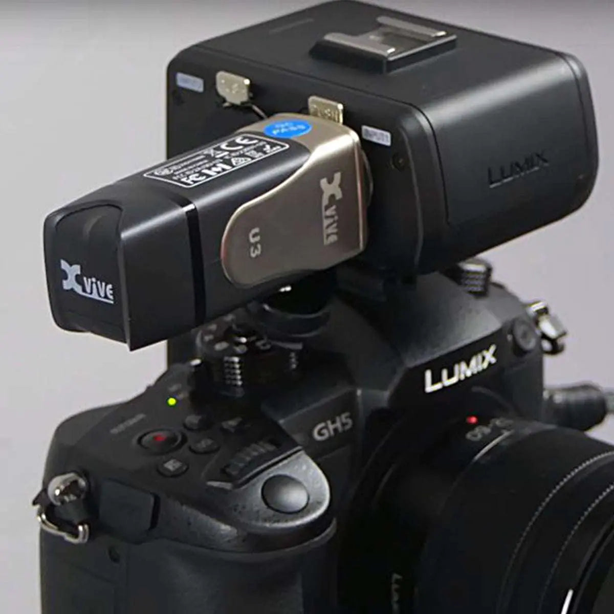 Xvive Microphone Wireless System ~ Receiver - Richards Guitars Of Stratford Upon Avon