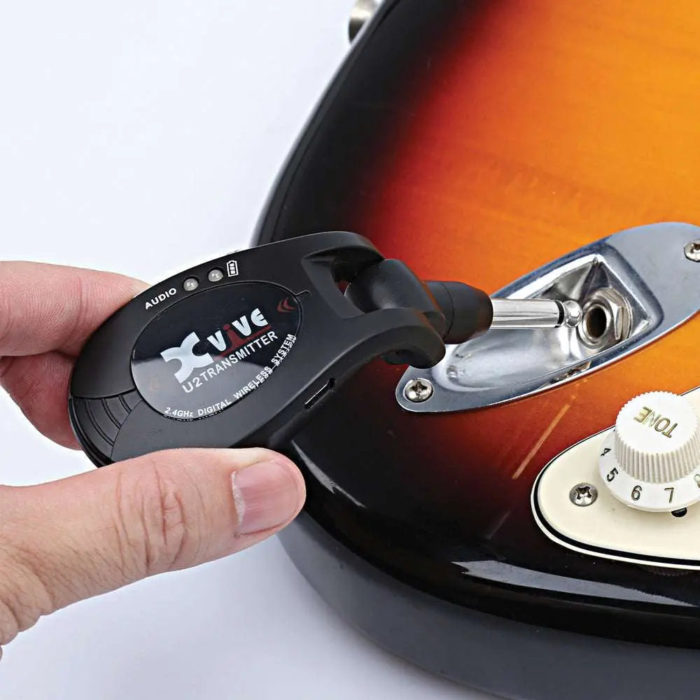 Xvive XU2 Wireless Instrument Transmitter ~ Silver - Richards Guitars Of Stratford Upon Avon