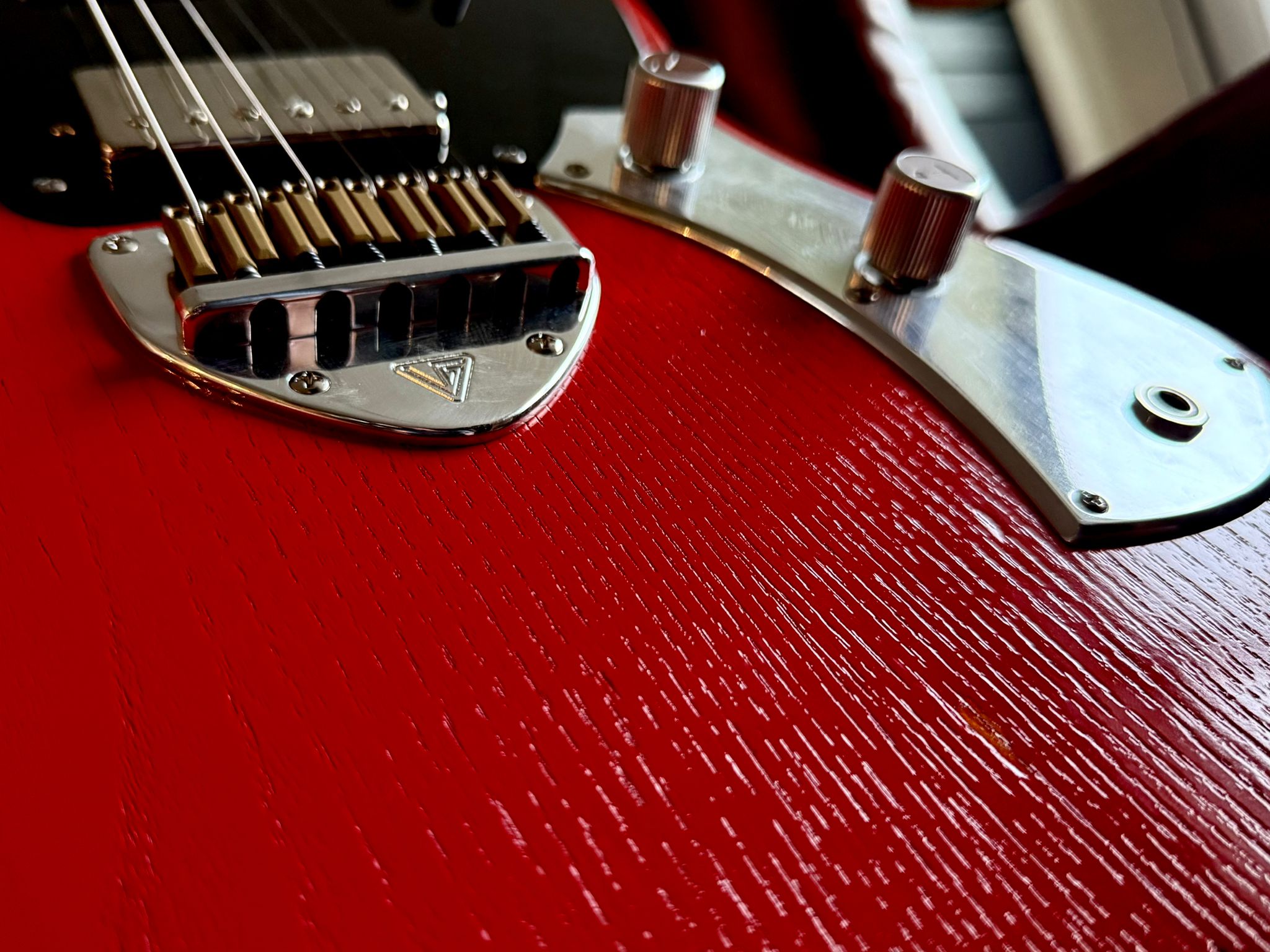 Valiant Jupiter "Dual Coat" Fiesta Red Barhat Distressed