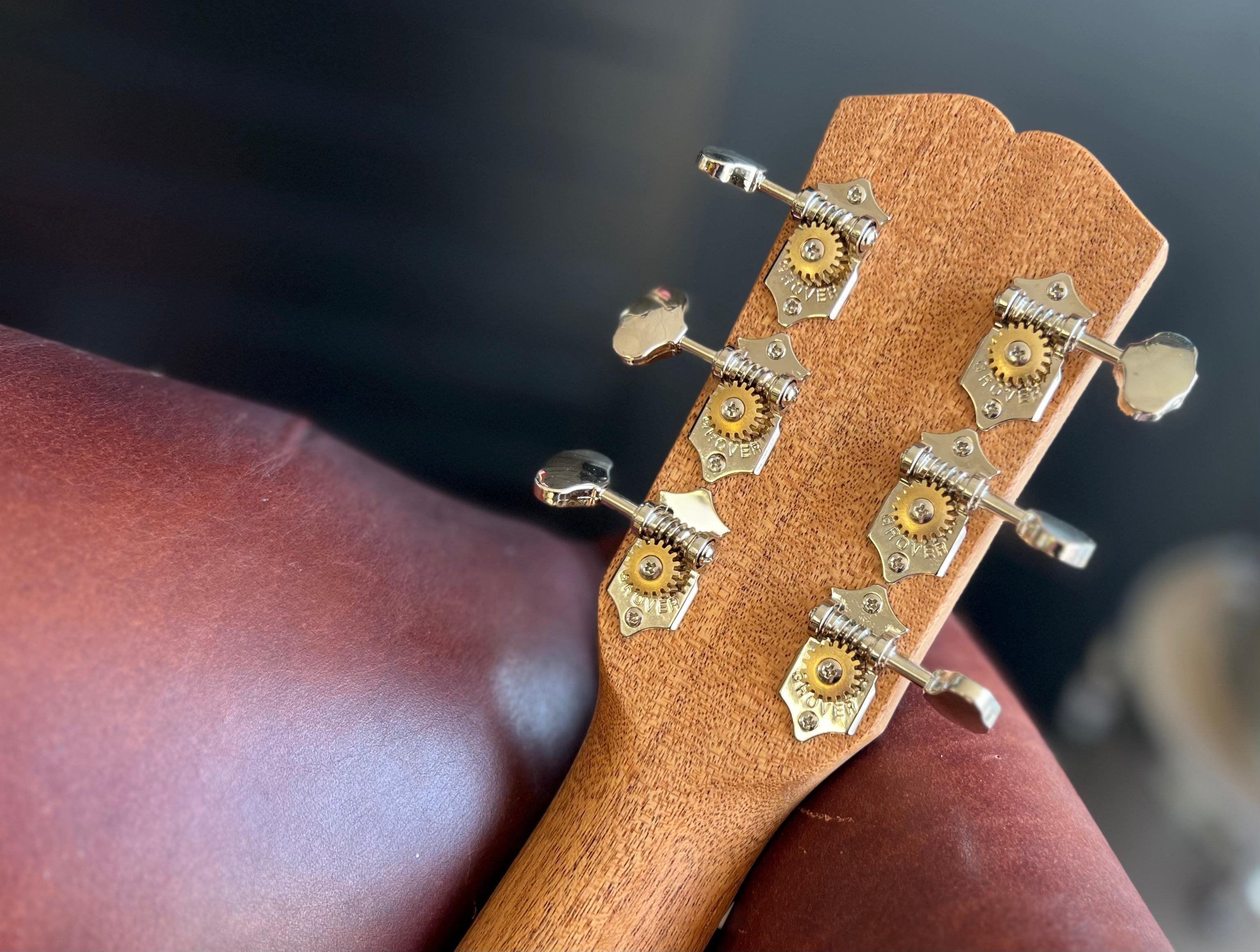 Abete rosso Dowina Mahogany OMG. Chitarra acustica OM Body, chitarra acustica in vendita da Richards Guitars.