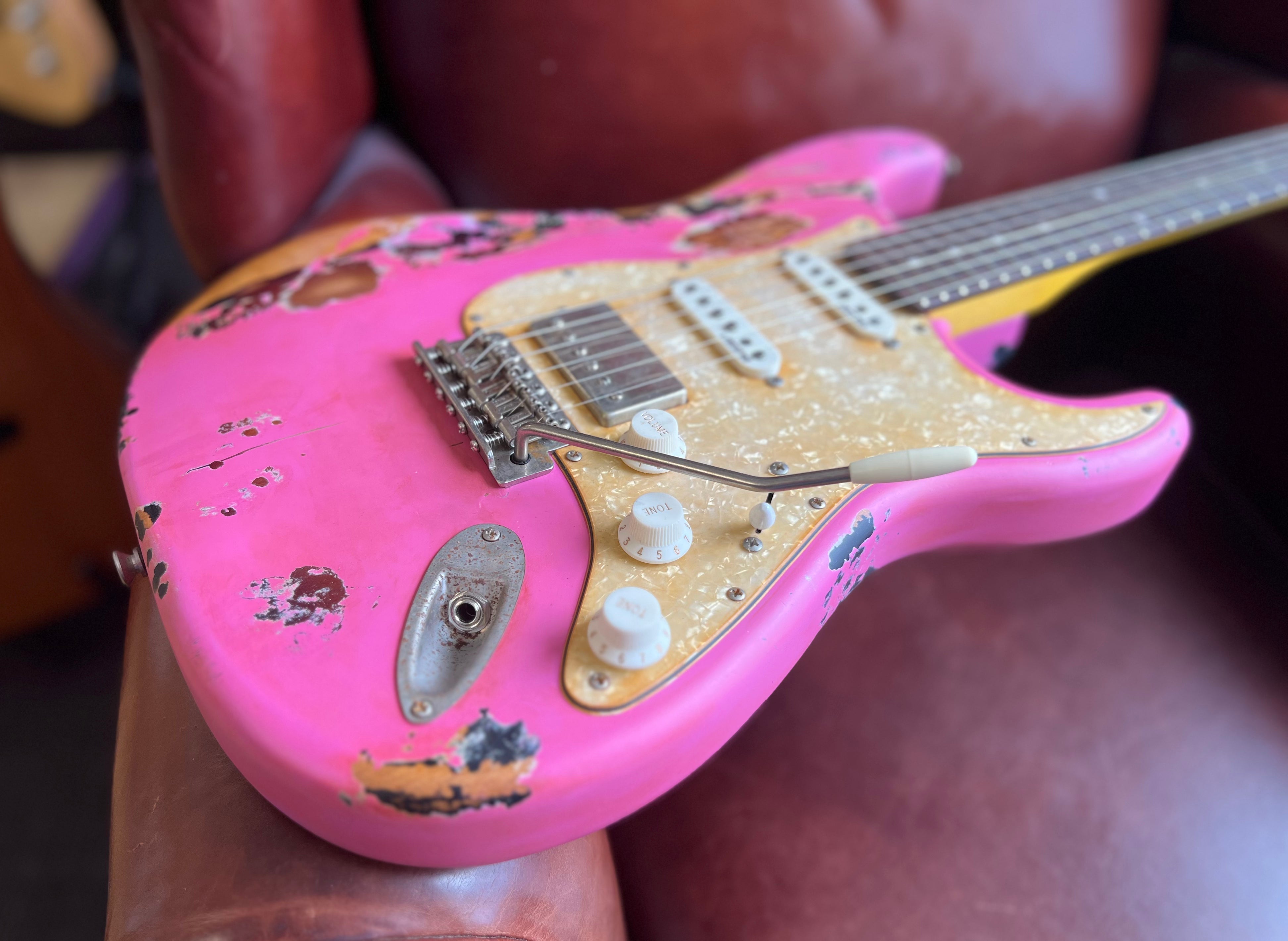 Vintage ProShop "Industrial Punk" Custom V6 in Radioactive Bubblegum Pink & FREE Custom Pro Setup, Chitarra elettrica in vendita da Richards Guitars.