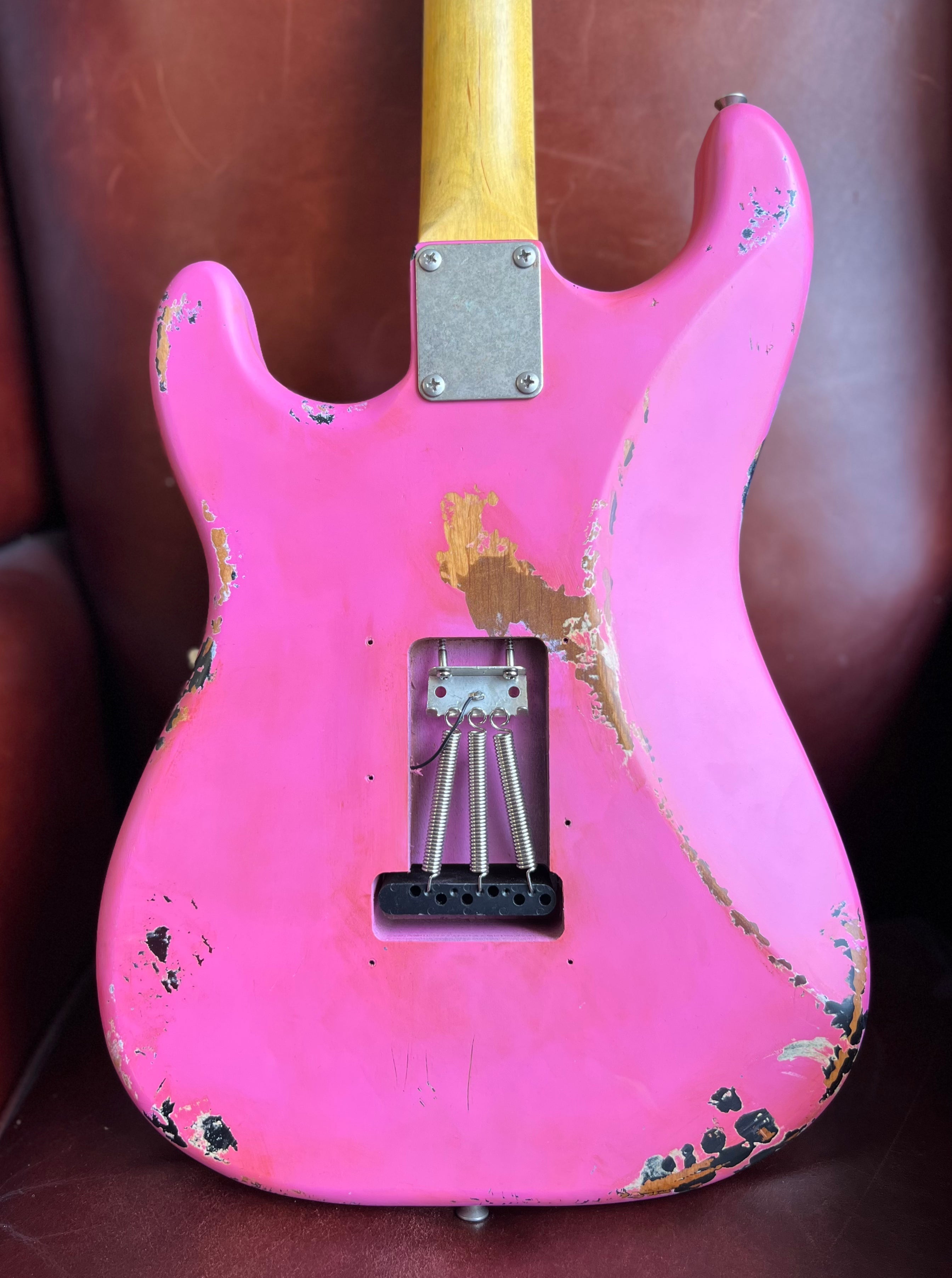 Vintage ProShop "Industrial Punk" Custom V6 in Radioactive Bubblegum Pink & FREE Custom Pro Setup, Chitarra elettrica in vendita da Richards Guitars.