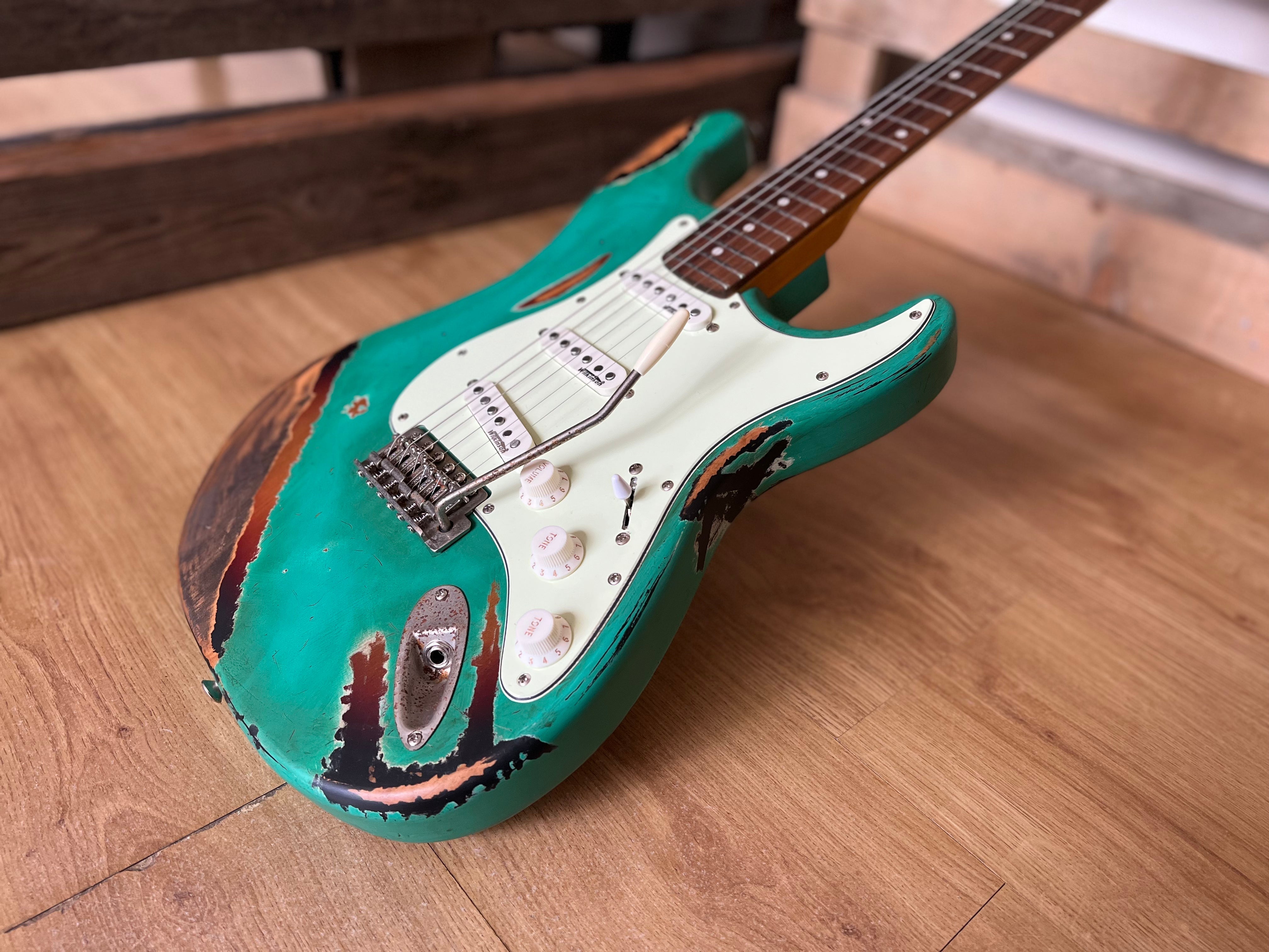 Vintage ProShop V6 "Industrial Punk" Custom Inc. Chitarra elettrica Vintage Custom Pro Setup, in vendita presso Richards Guitars.