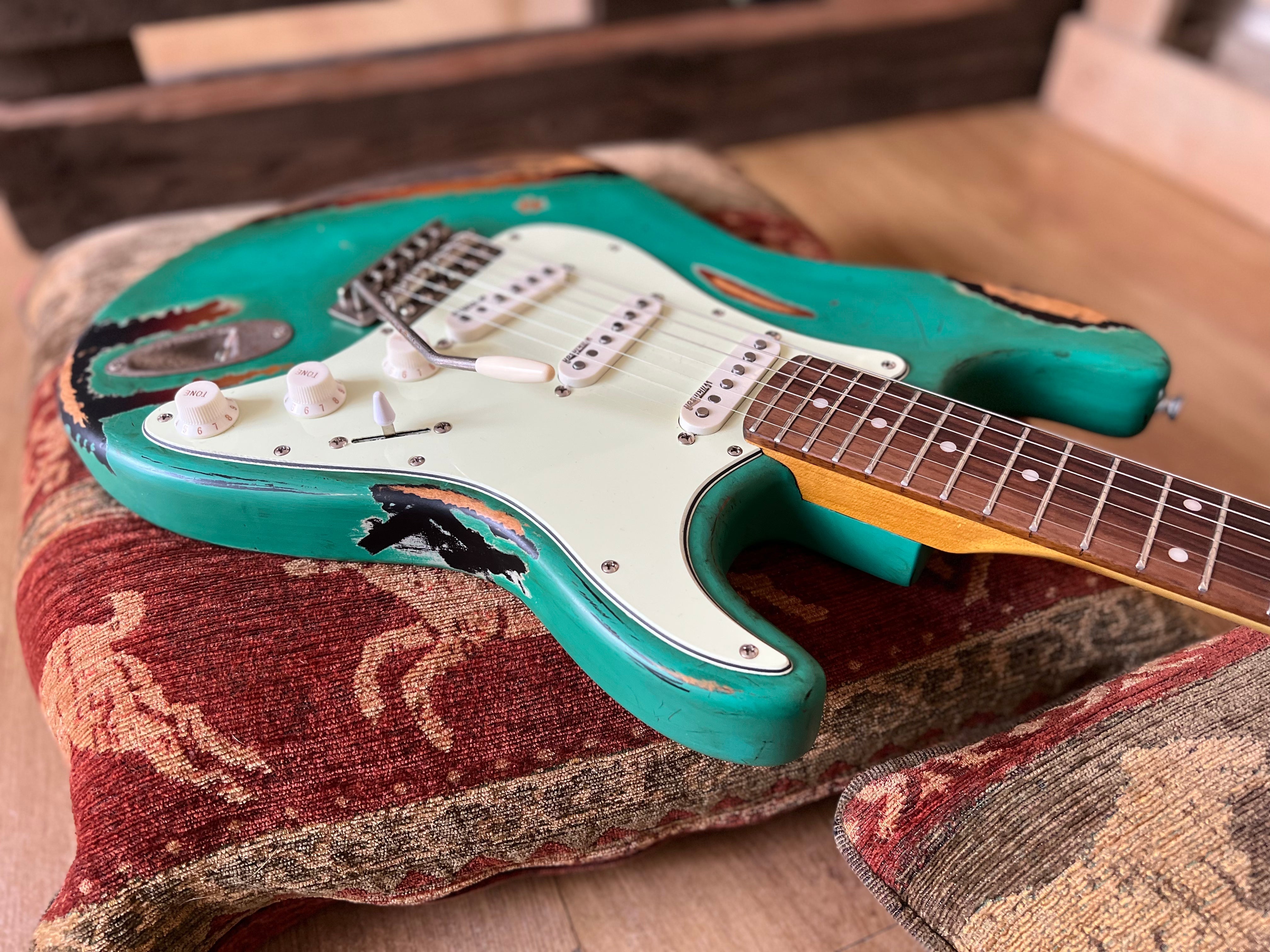 Vintage ProShop V6 "Industrial Punk" Custom Inc. Chitarra elettrica Vintage Custom Pro Setup, in vendita presso Richards Guitars.