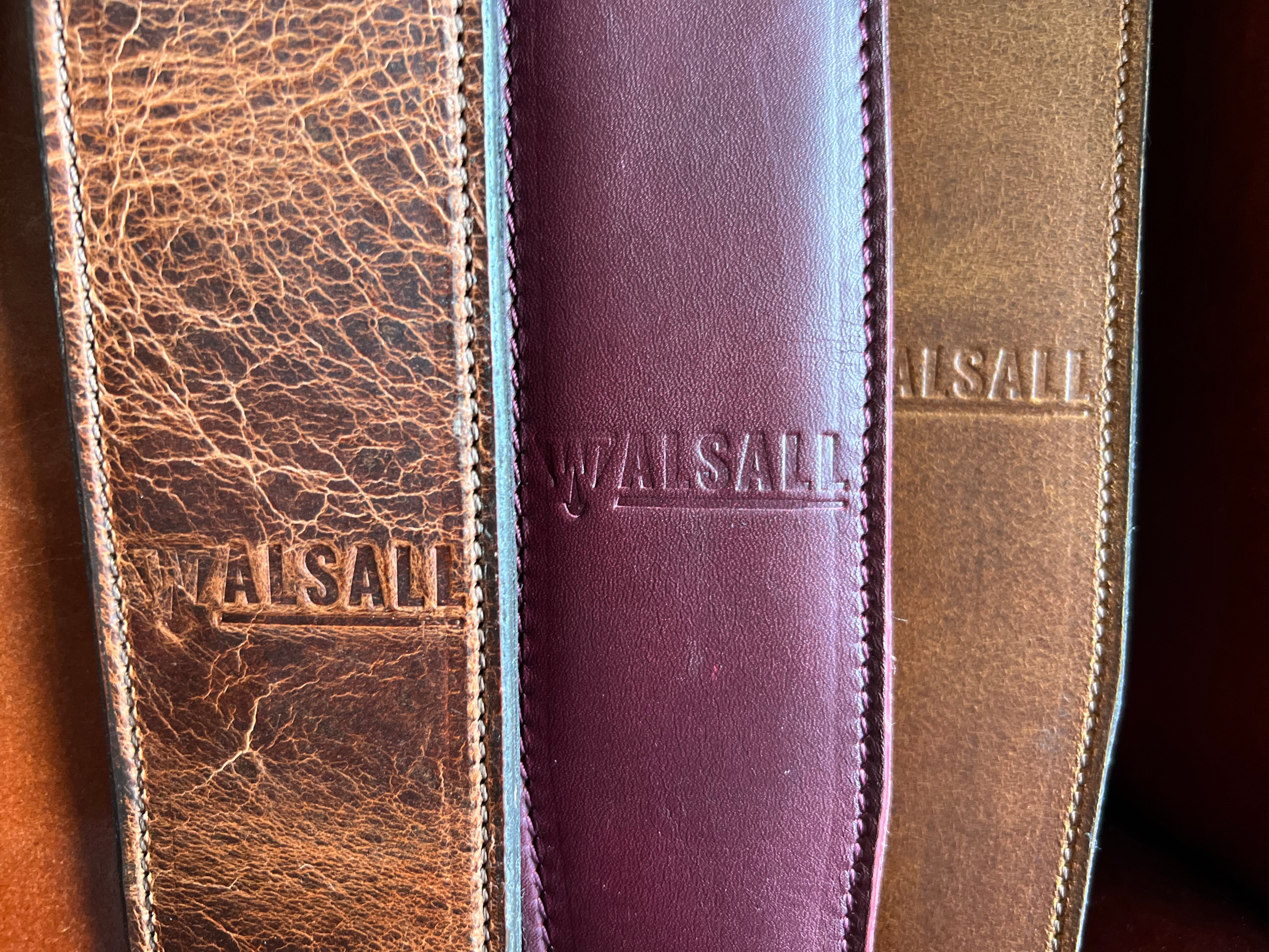 Tracolla per chitarra in pelle a briglia imbottita Walsall fatta a mano (solo 79 sterline se acquistata con una chitarra, con un risparmio di 40 sterline), tracolle in vendita da Richards Guitars.