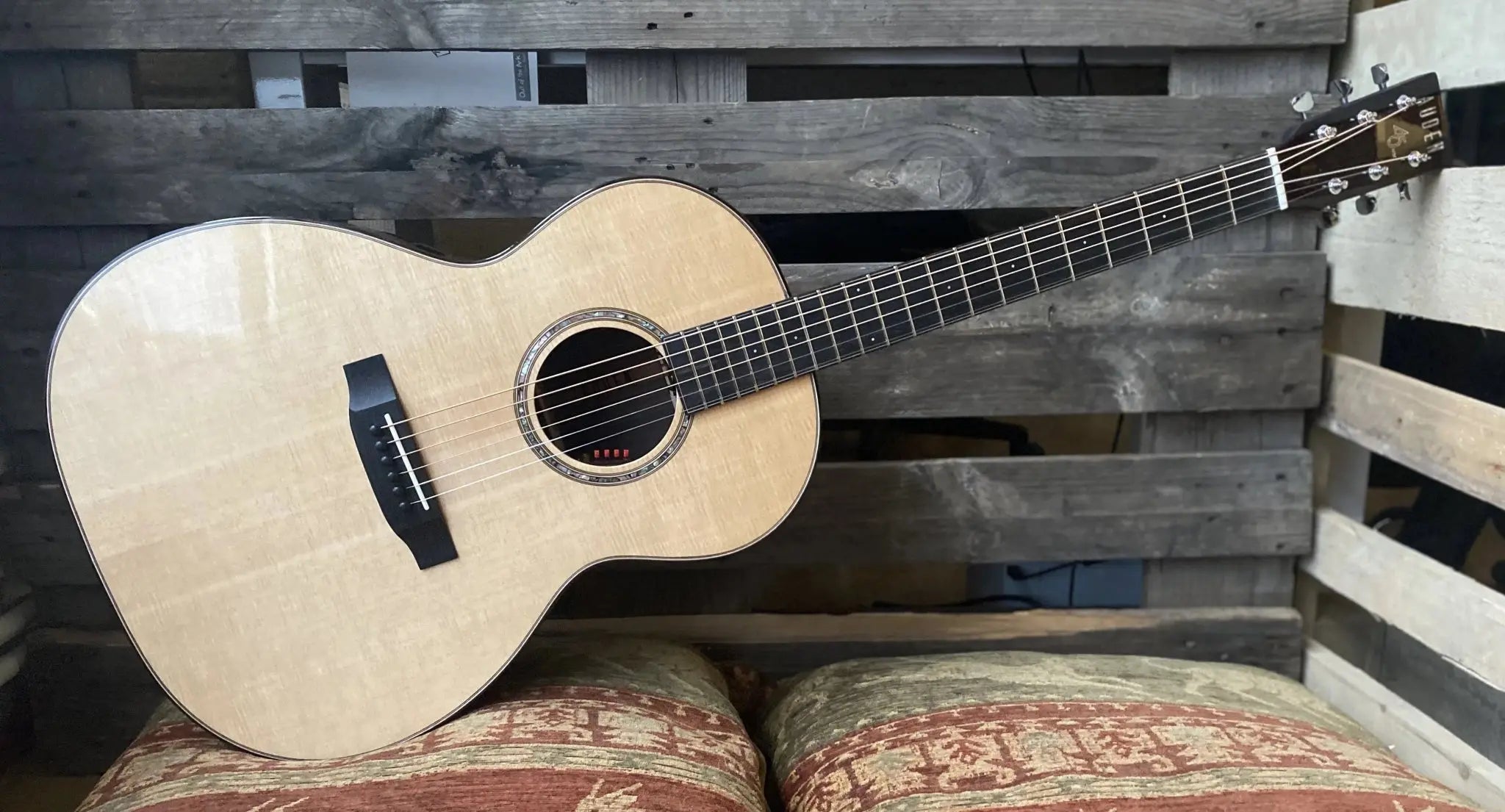 Auden Artist 45 Chester Full Body Spruce/Rosewood Full Body. - Richards Guitars Of Stratford Upon Avon