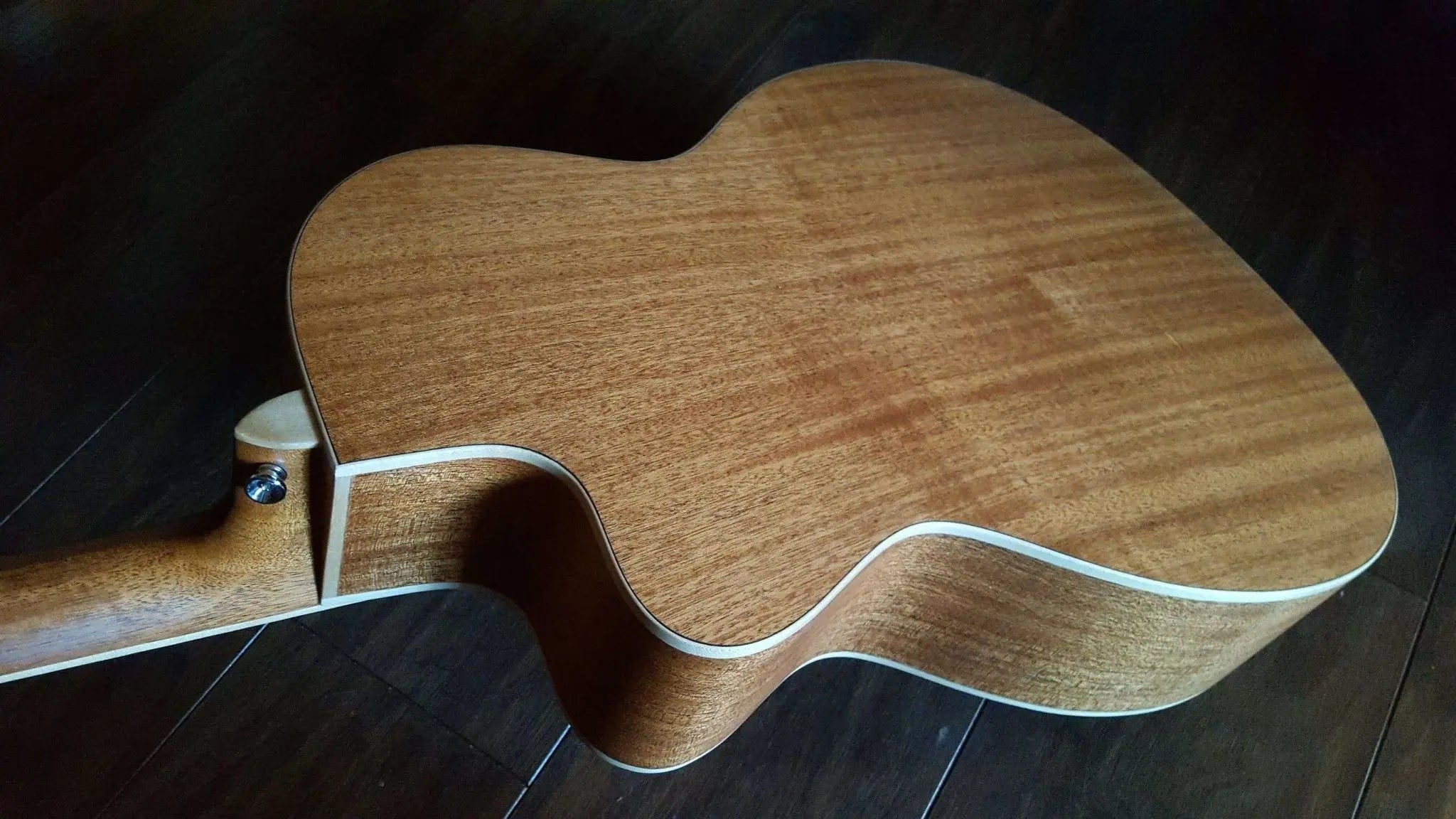 Auden Neo Chester Cutaway. - Richards Guitars Of Stratford Upon Avon