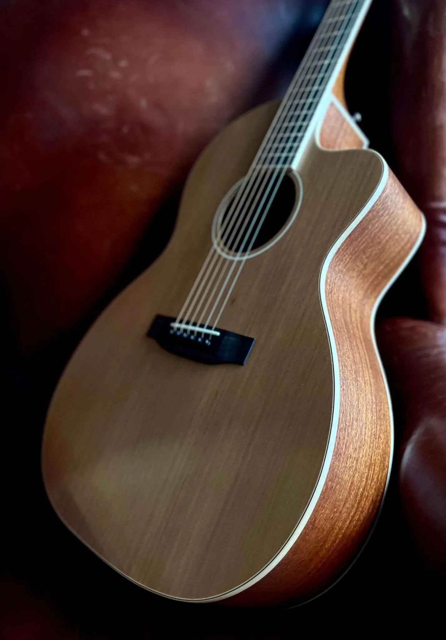 Auden Neo Chester Cutaway. - Richards Guitars Of Stratford Upon Avon