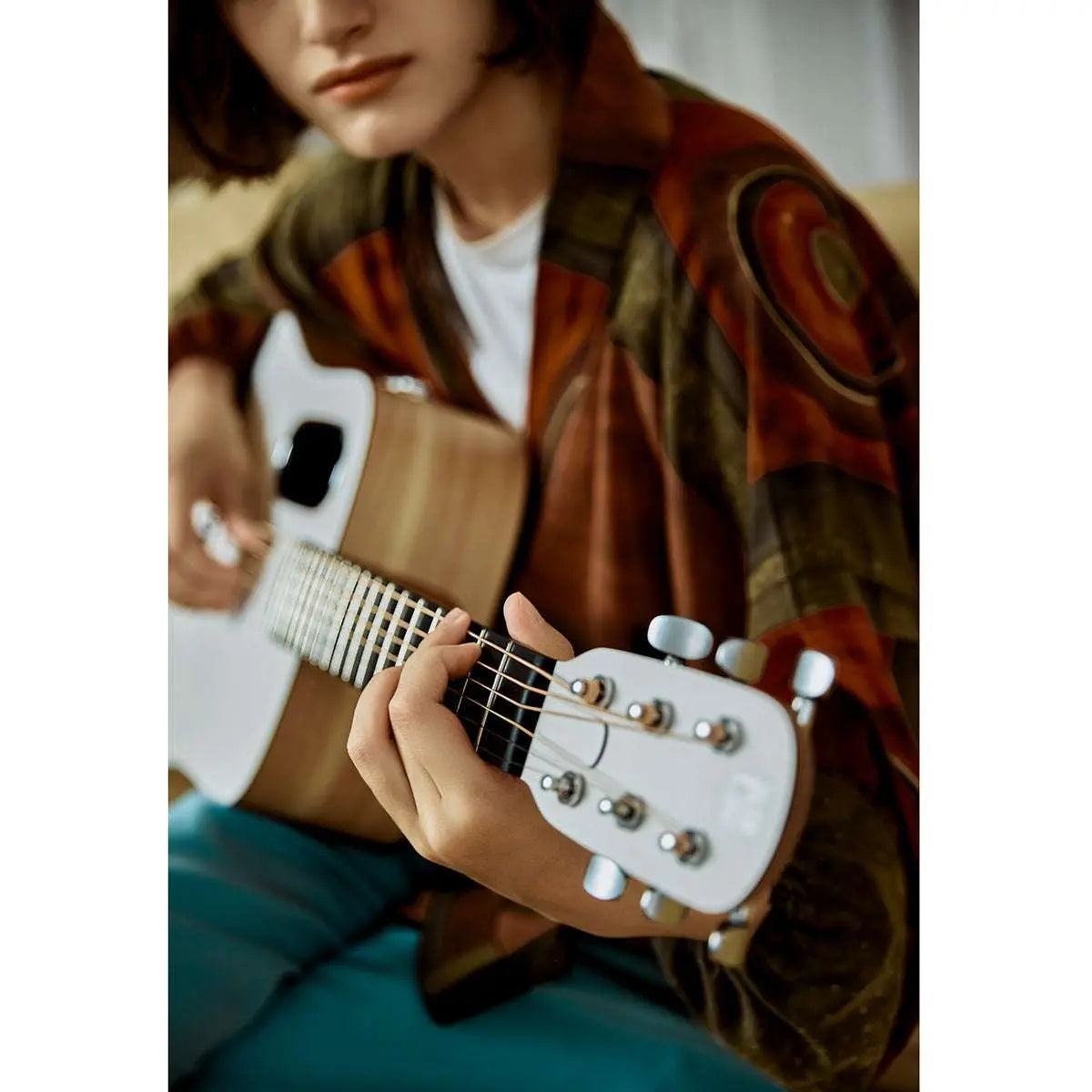 BLUE LAVA Original Freeboost with Airflow Bag ~ Frost White / Walnut - Richards Guitars Of Stratford Upon Avon