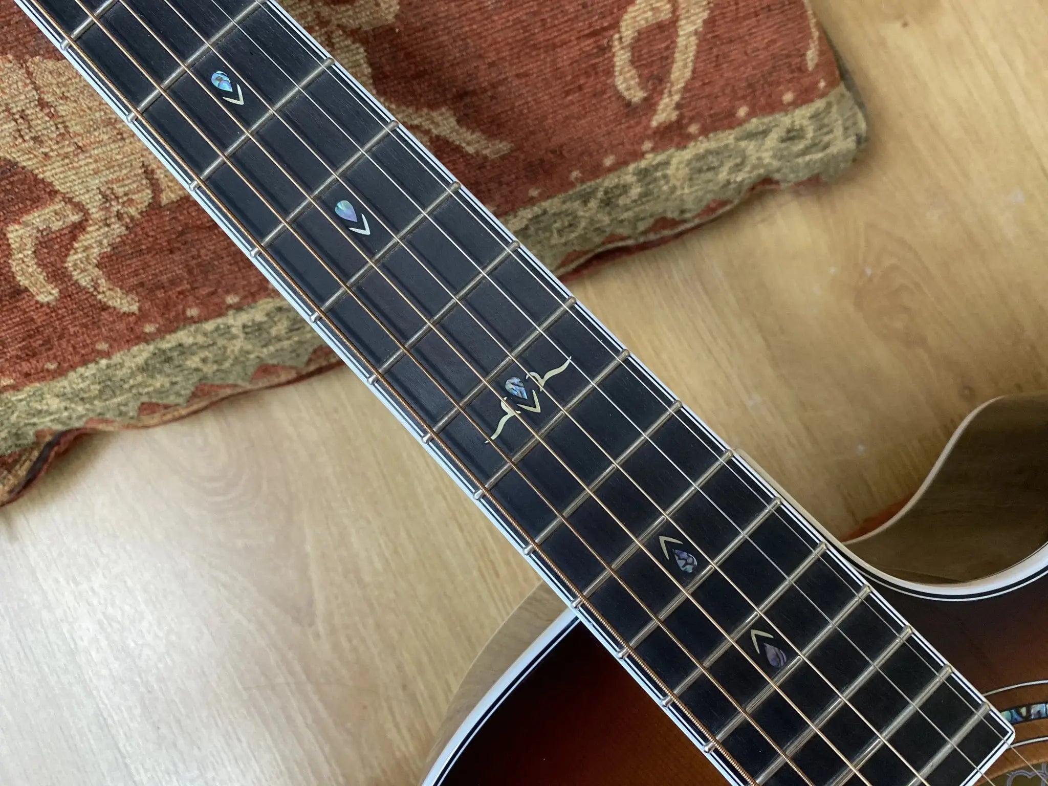 Cort Gold Electro Acoustic A8 Electro Acoustic Guitar w/case Lightburst - Richards Guitars Of Stratford Upon Avon