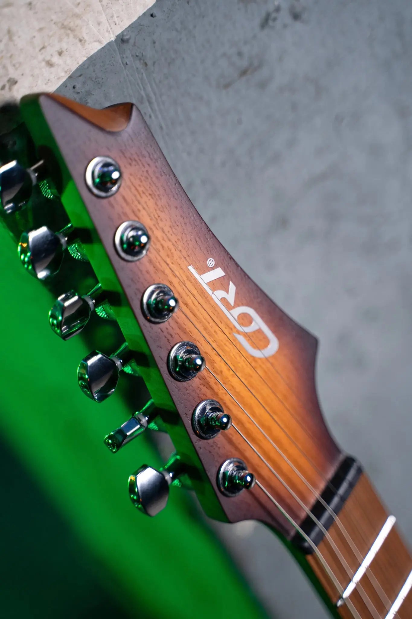 Cort X700 Triality Openpore Vintage Burst w/bag - Richards Guitars Of Stratford Upon Avon