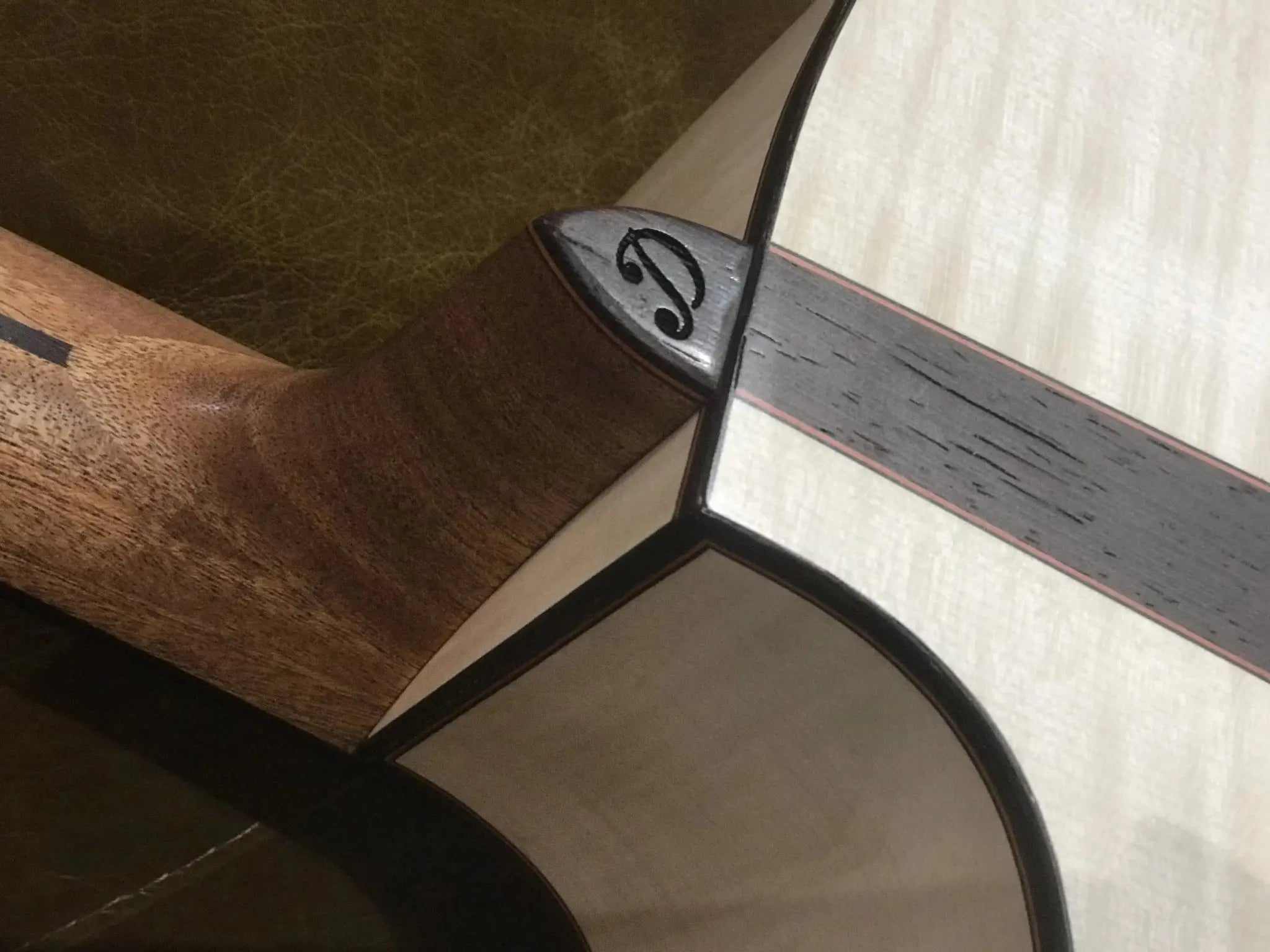 Dowina Maple / Rosewood / Maple Trio Plate GAC - Richards Guitars Of Stratford Upon Avon