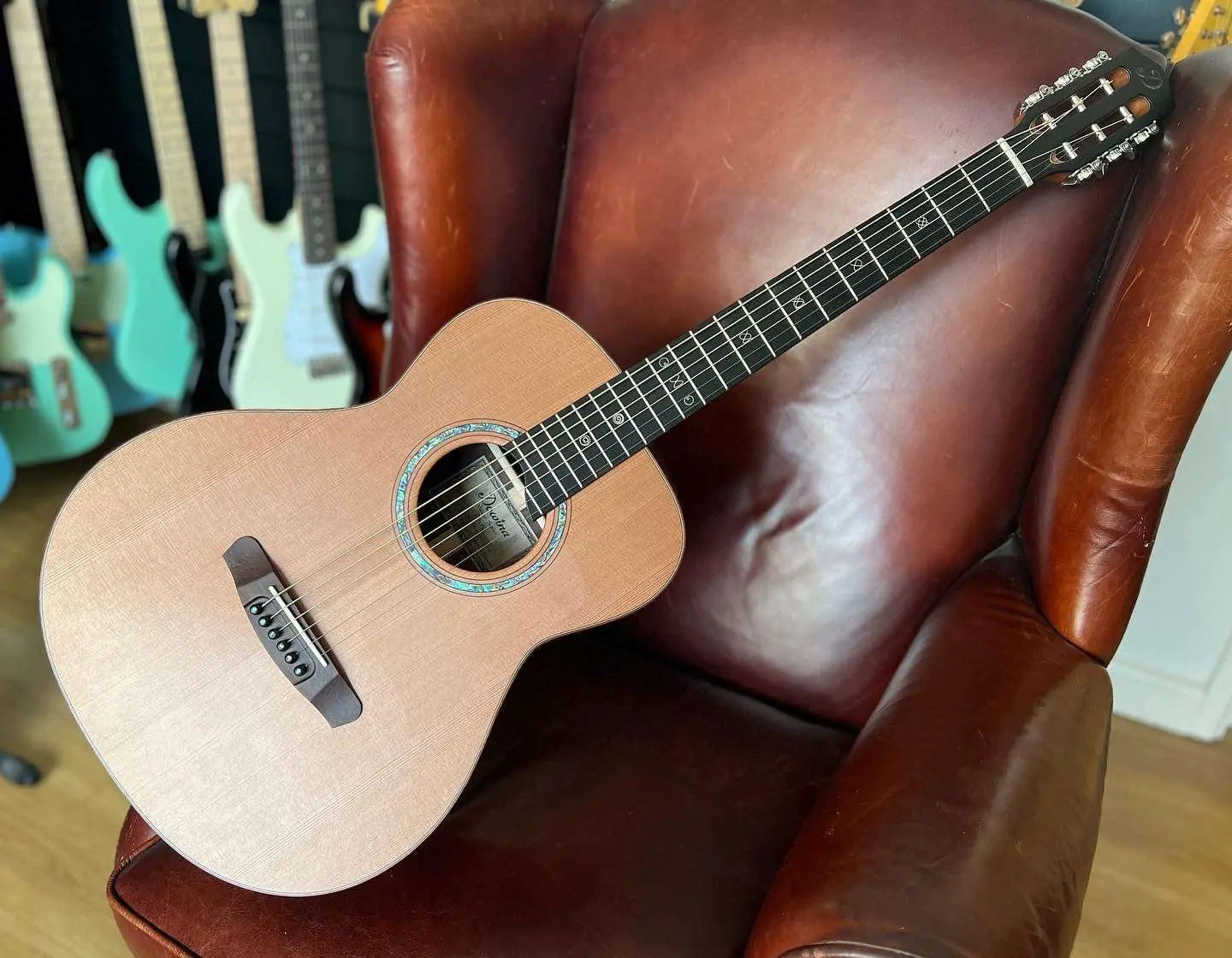 Dowina Rosewood OMG AURA Masters . OM Body Acoustic Guitar - Richards Guitars Of Stratford Upon Avon