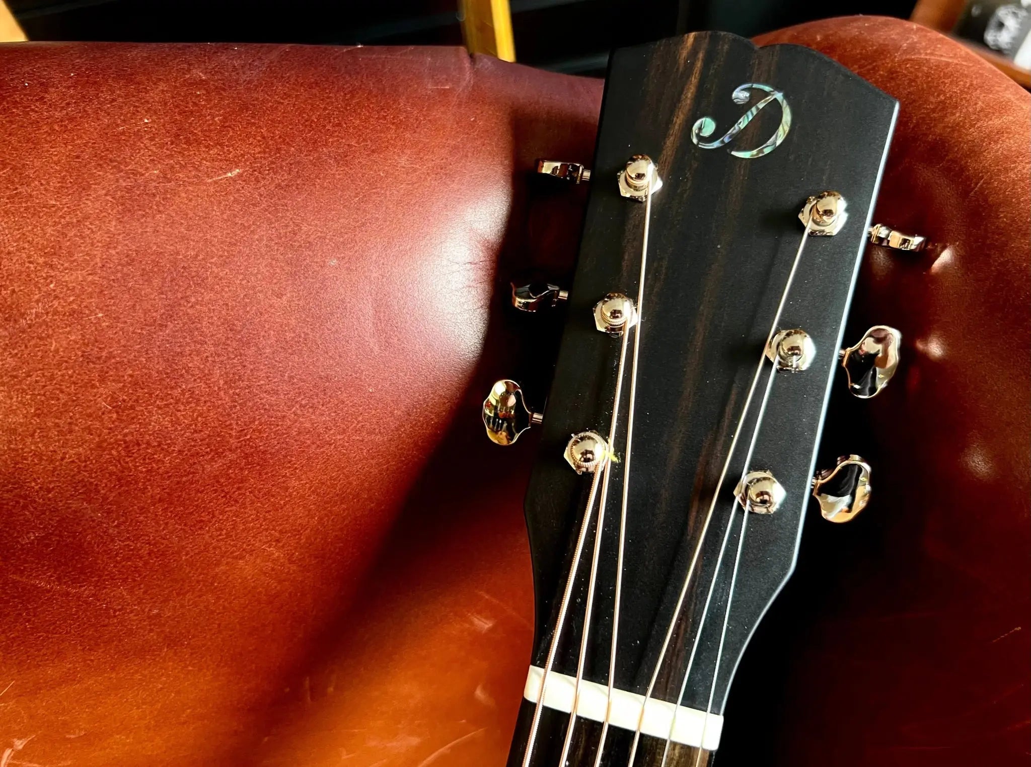 Dowina Walnut OMG Deluxe (Torrified Semi - Gloss Swiss Moon Spruce) - Richards Guitars Of Stratford Upon Avon