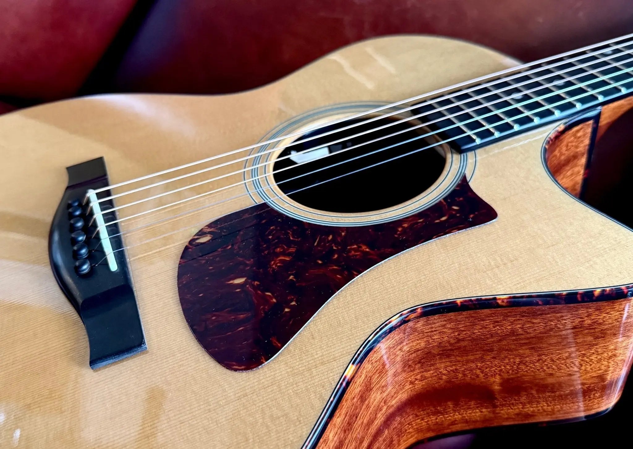 Eastman AC122 - 1CE - DLX (Price inc. Custom Pro Setup Package) - Richards Guitars Of Stratford Upon Avon