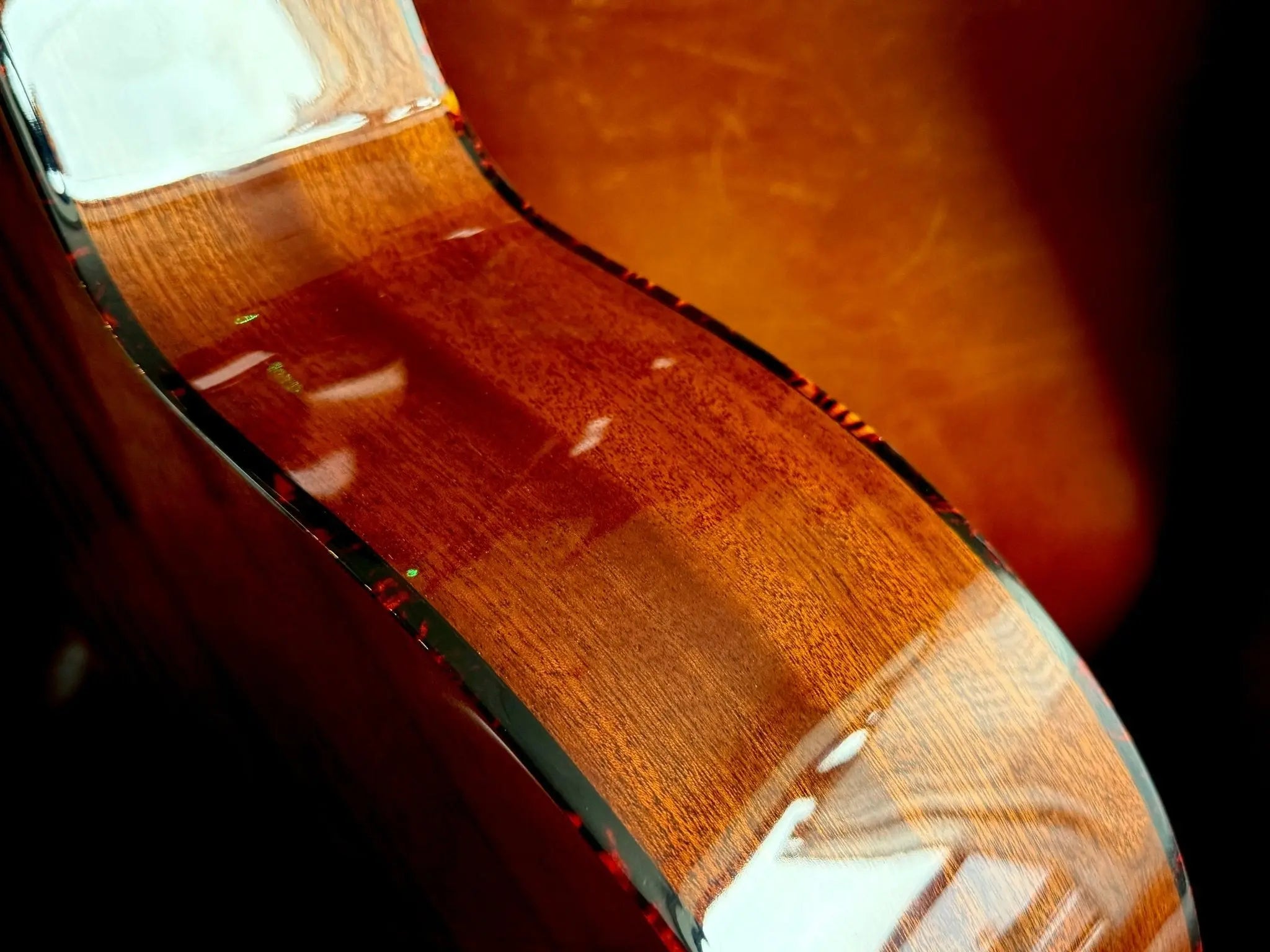 Eastman AC122 - 1CE - DLX (Price inc. Custom Pro Setup Package) - Richards Guitars Of Stratford Upon Avon