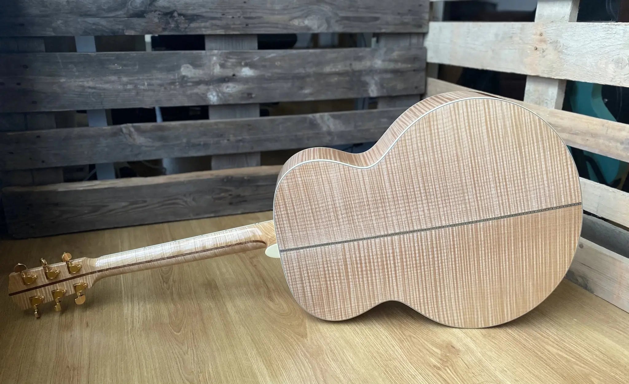 Eastman AC630 - BD (Price inc. Custom Pro Setup Package) - Richards Guitars Of Stratford Upon Avon