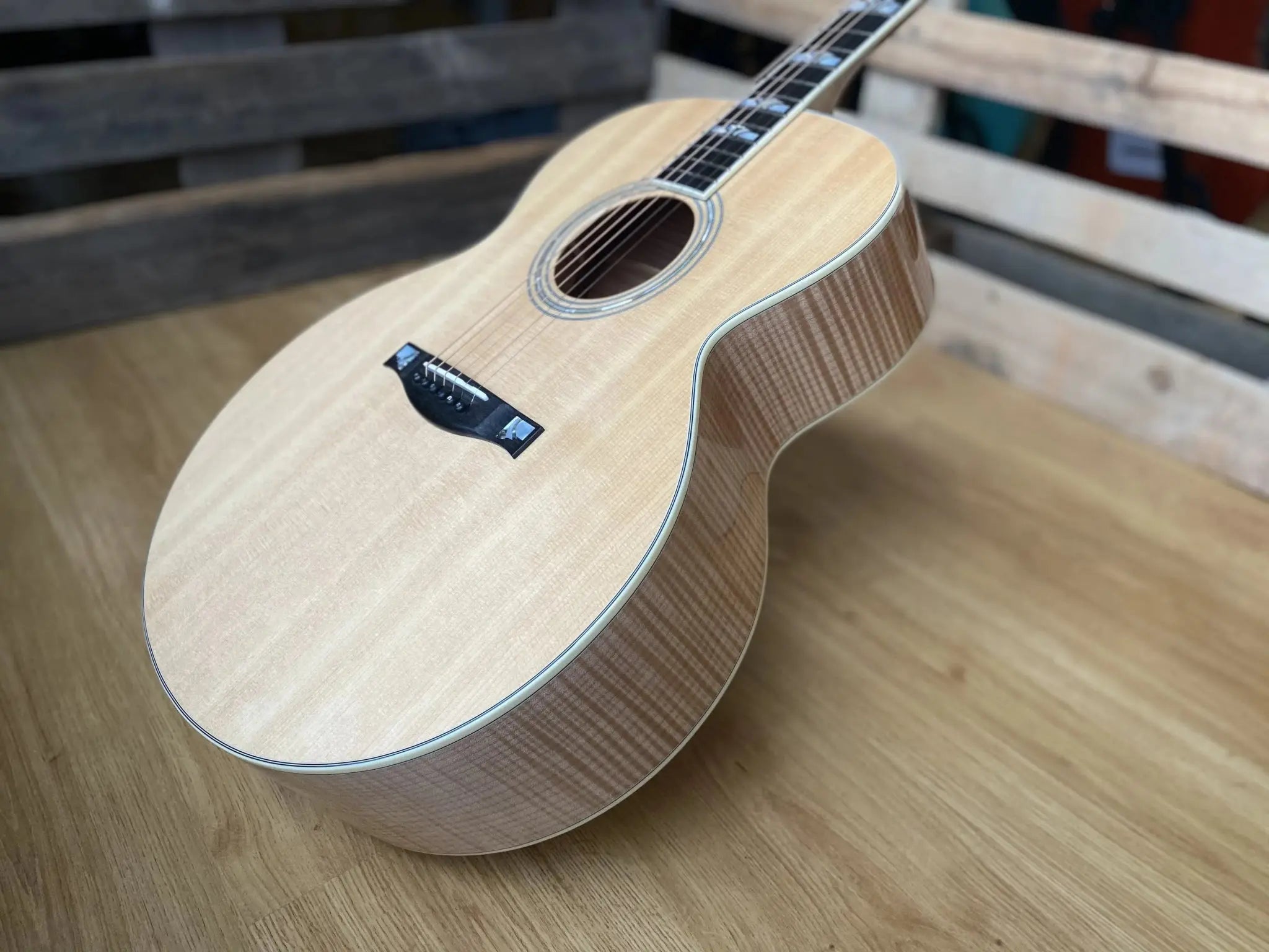 Eastman AC630 - BD (Price inc. Custom Pro Setup Package) - Richards Guitars Of Stratford Upon Avon