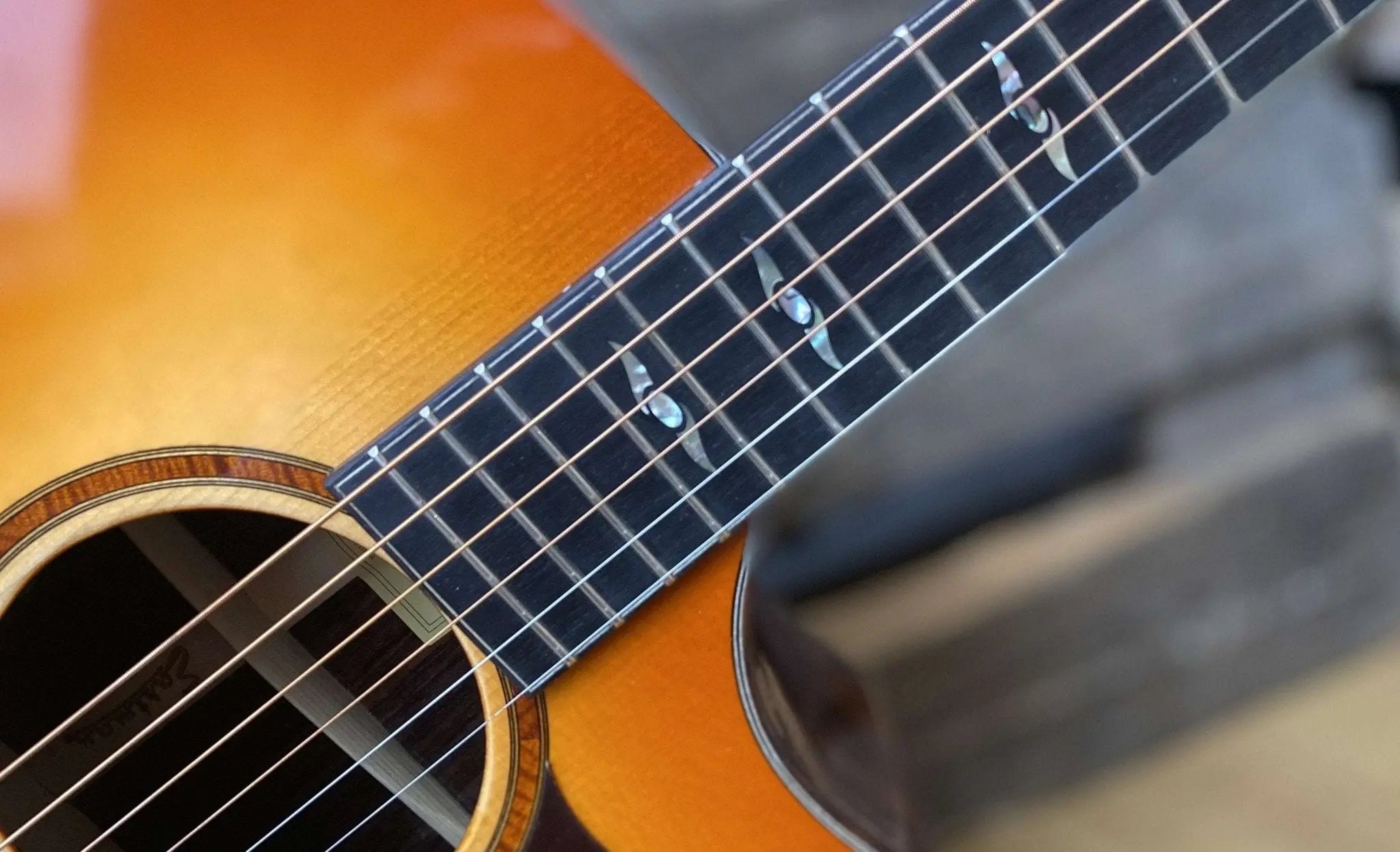 Eastman AC722CE - DF Grand Auditorium w/ cutaway (Price inc. Custom Pro Setup Package) - Richards Guitars Of Stratford Upon Avon