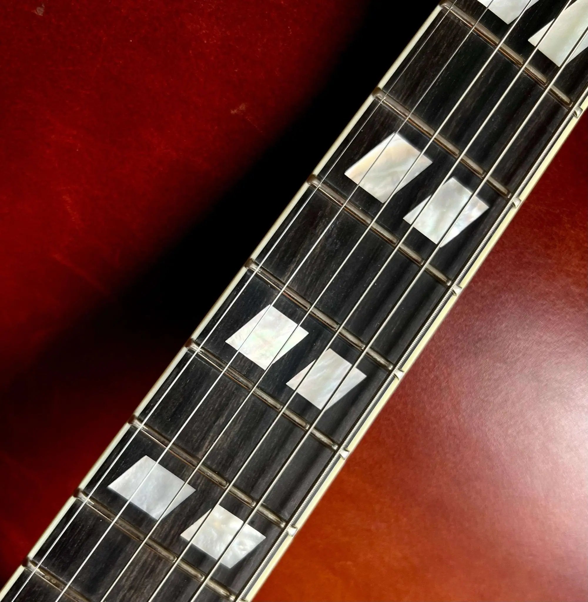 Eastman AR372LCE - SB Left Handed Archtop Guitar (Price inc. Custom Pro Setup Package) - Richards Guitars Of Stratford Upon Avon