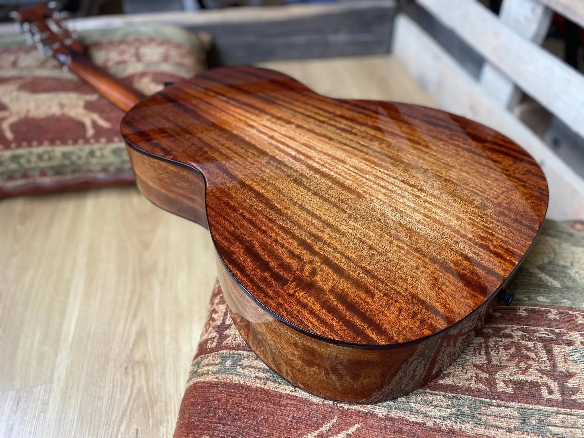 Eastman E10 OO TC Parlor Acoustic (Price inc. Custom Pro Setup Package) - Richards Guitars Of Stratford Upon Avon