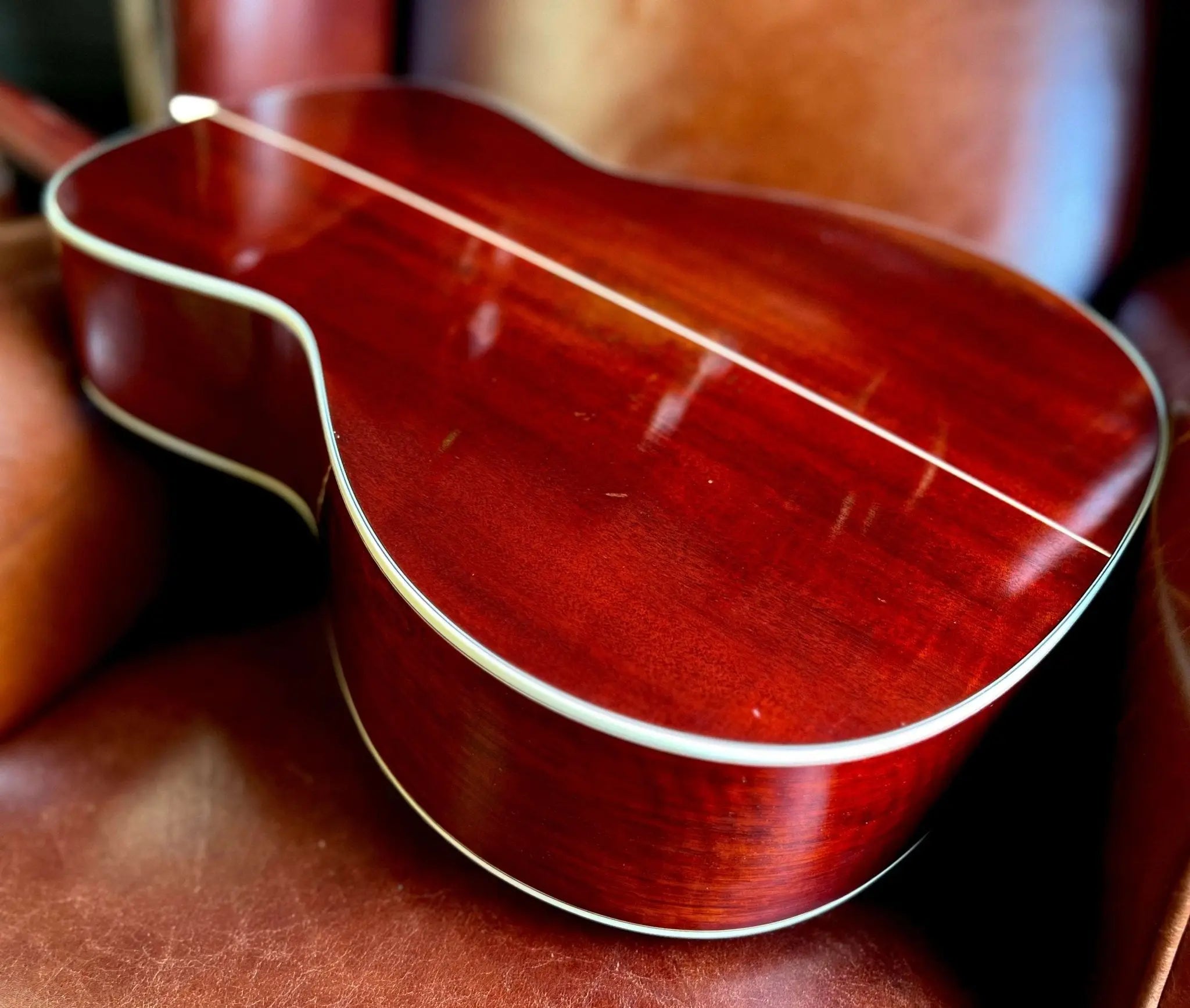 Eastman E10 OOSS/v ANTIQUE CLASSIC (Price inc. Custom Pro Setup Package) - Richards Guitars Of Stratford Upon Avon