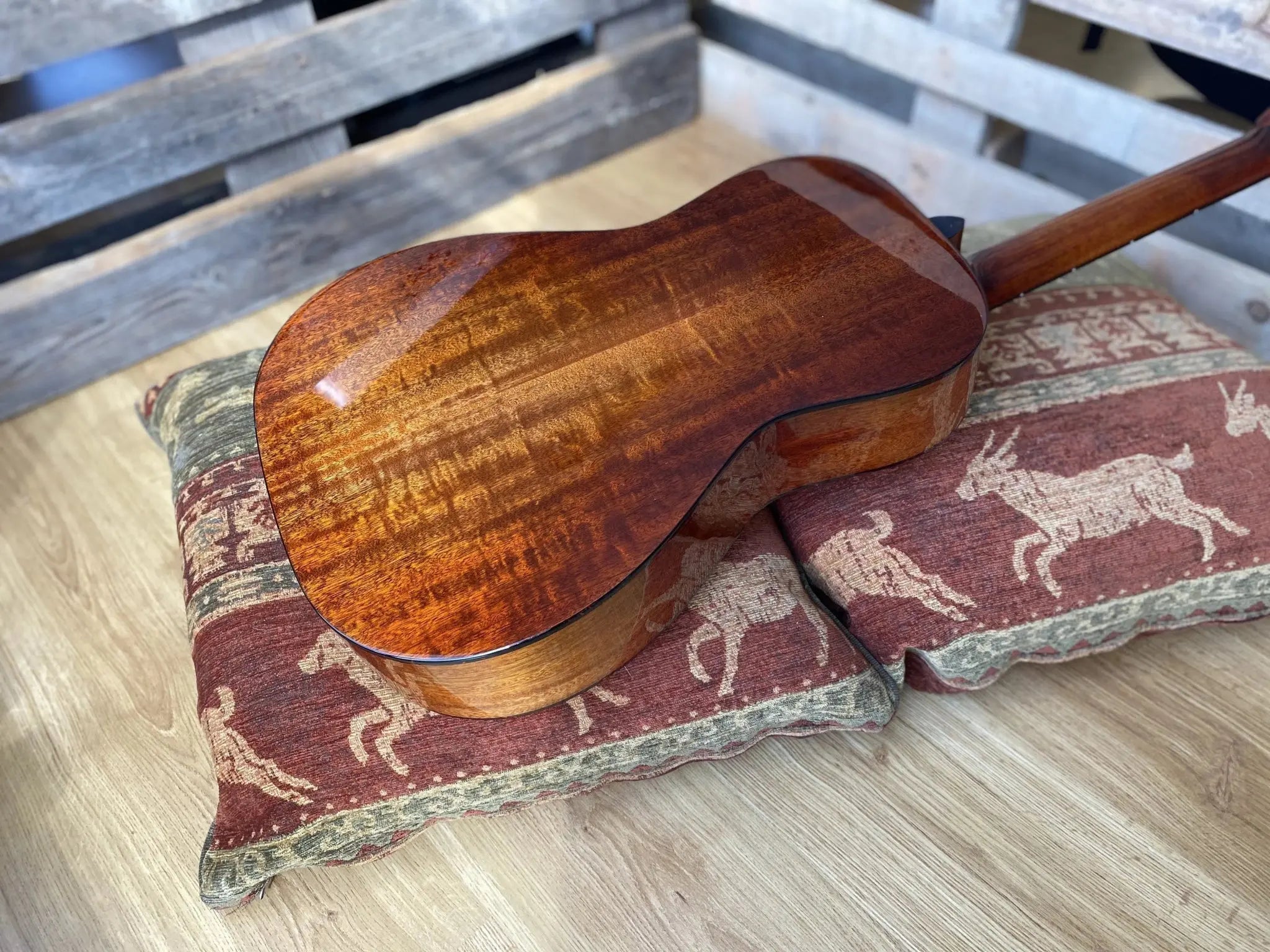 Eastman E10P TC Parlour model With Thermo Cured Top (Price inc. Custom Pro Setup Package) - Richards Guitars Of Stratford Upon Avon