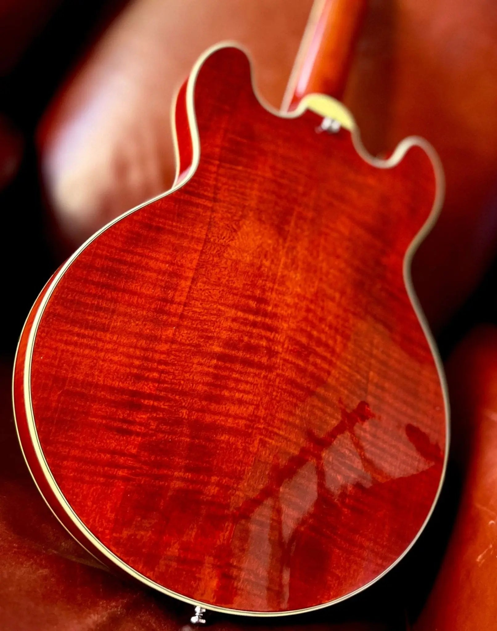 Eastman T484 Classic (Price inc. Custom Pro Setup Package) - Richards Guitars Of Stratford Upon Avon