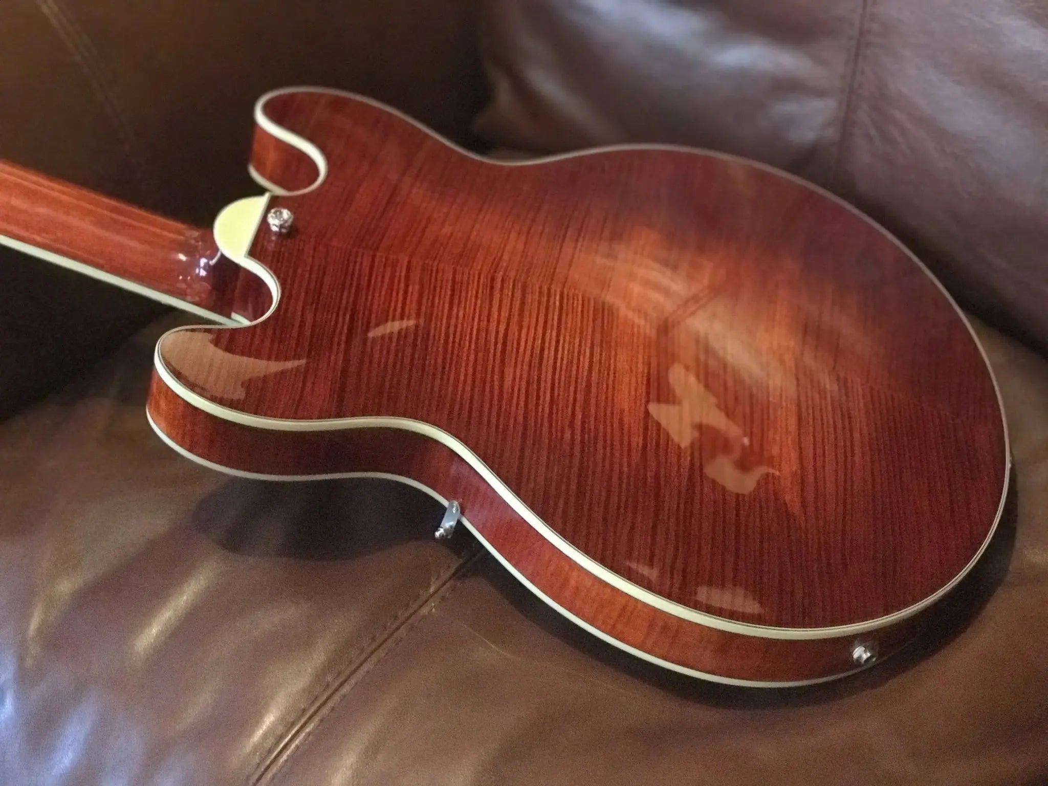 Eastman T484 Classic (Price inc. Custom Pro Setup Package) - Richards Guitars Of Stratford Upon Avon