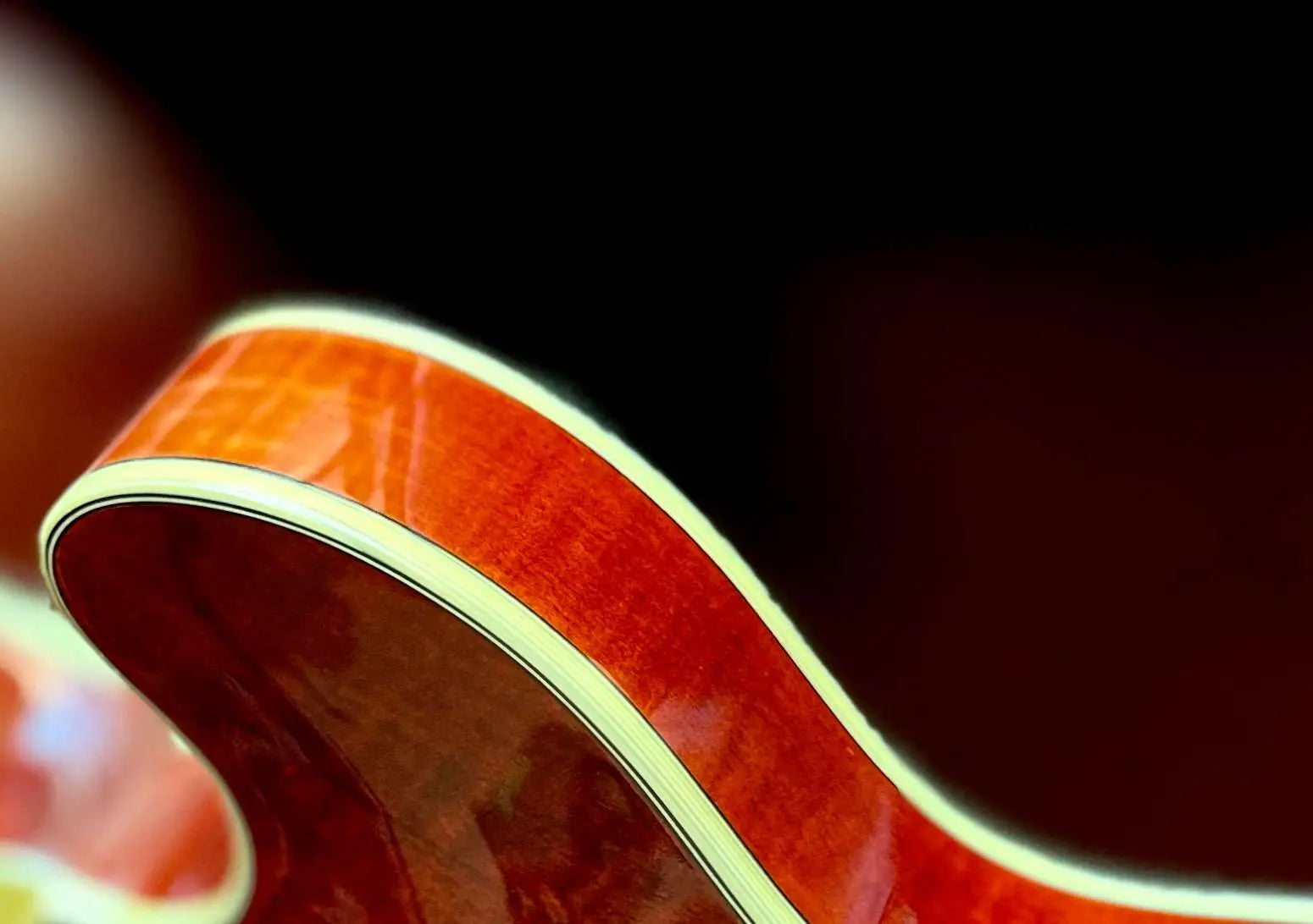 Eastman T484 Classic (Price inc. Custom Pro Setup Package) - Richards Guitars Of Stratford Upon Avon