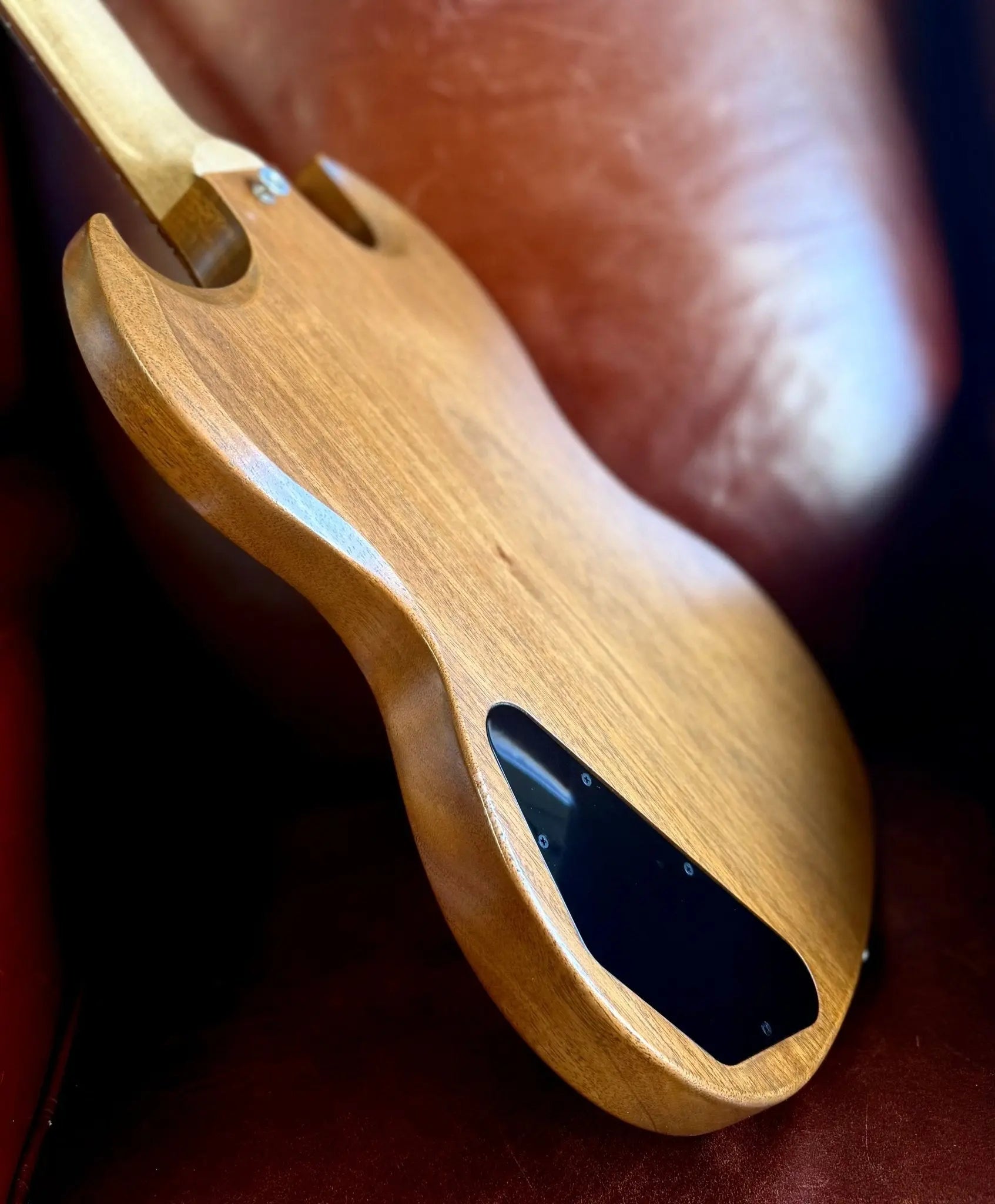 Gibson Tribute SG in Natural Walnut (used) - Richards Guitars Of Stratford Upon Avon