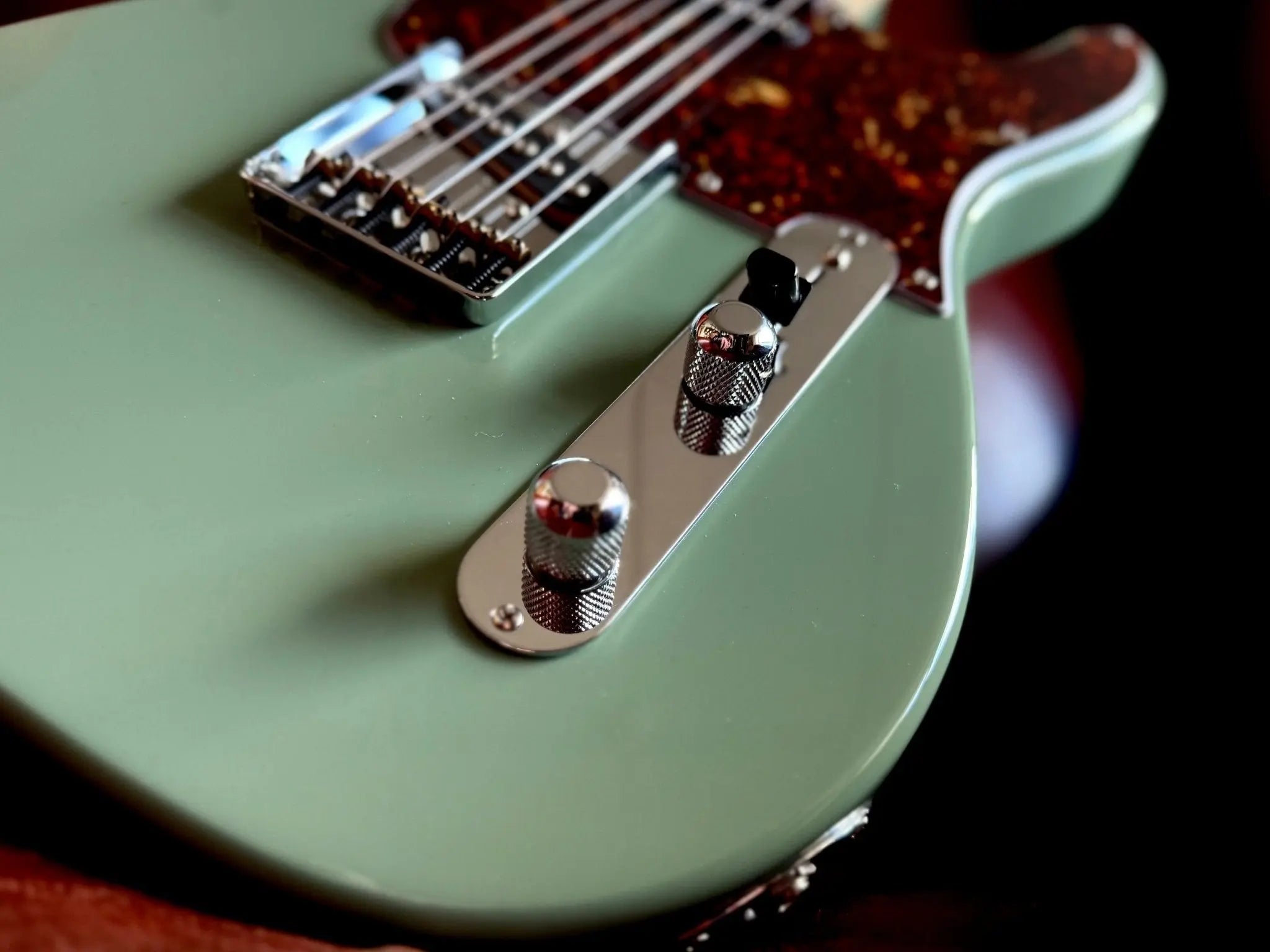 G&L Fullerton Deluxe ASAT Classic Matcha Green over Alder w' Deluxe Gigbag - Richards Guitars Of Stratford Upon Avon