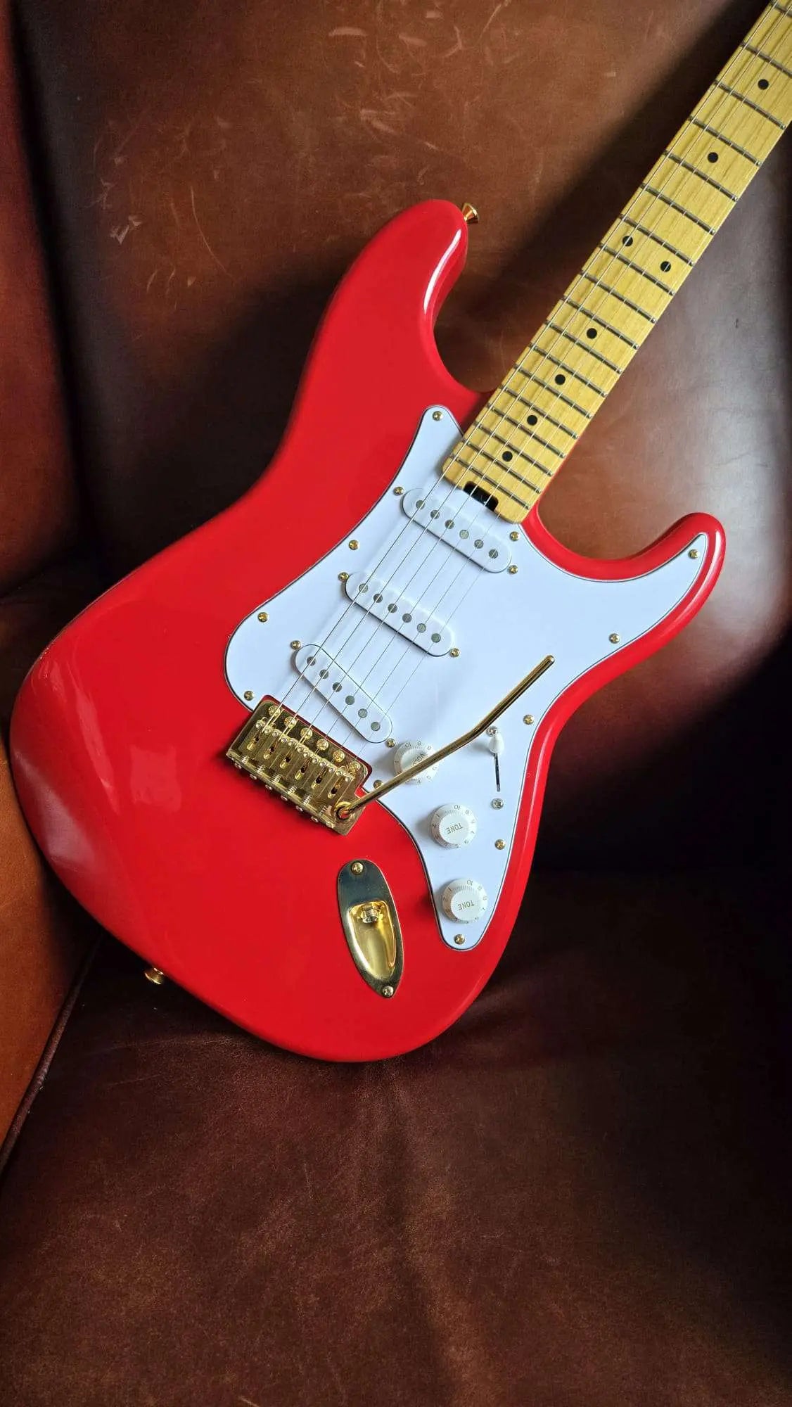 Gordon Smith Classic S "Hank Marvin Tribute" - B - stock - Richards Guitars Of Stratford Upon Avon