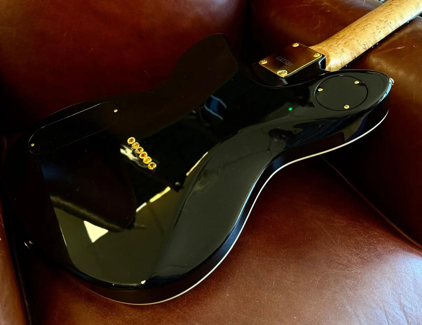 Gordon Smith Gatsby Deluxe - Jet Black - Richards Guitars Of Stratford Upon Avon