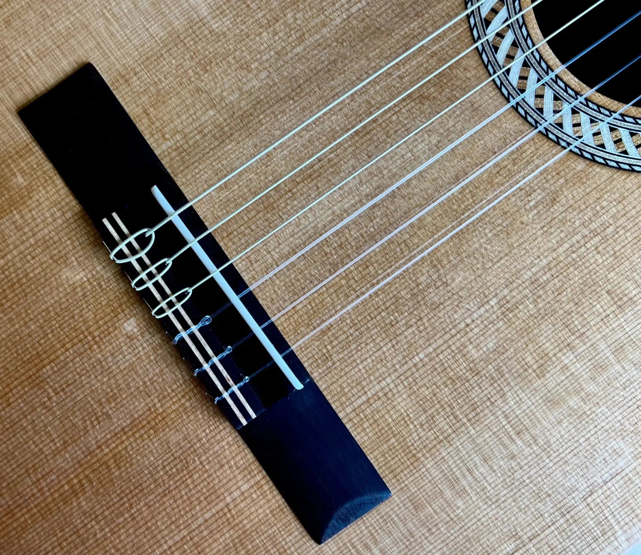 Kremona SOFIA SC Solid Red Cedar, Solid Sapelli - Richards Guitars Of Stratford Upon Avon