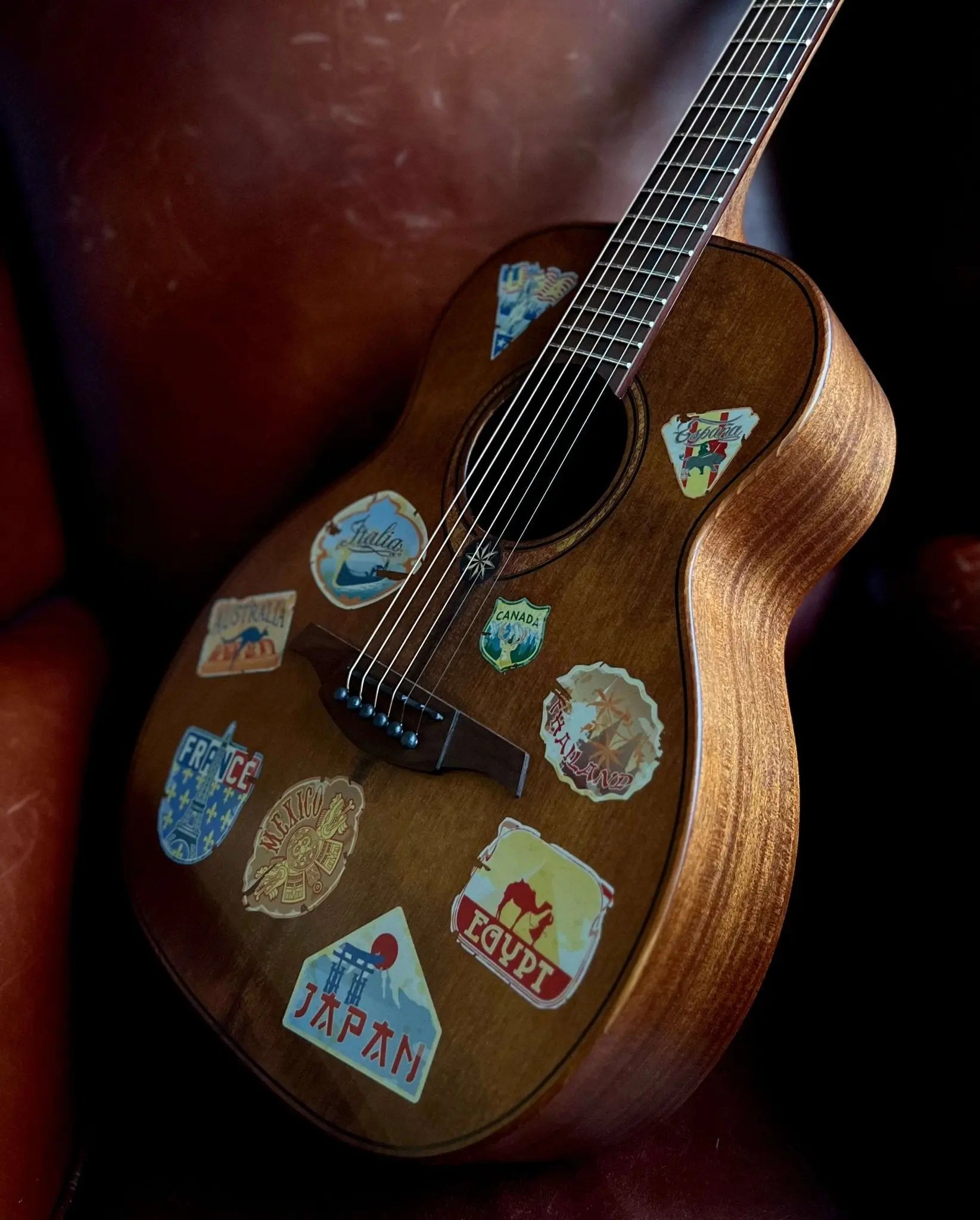 LAG Escapade Globe Trotter Electro Acoustic Travel Guitar - Richards Guitars Of Stratford Upon Avon