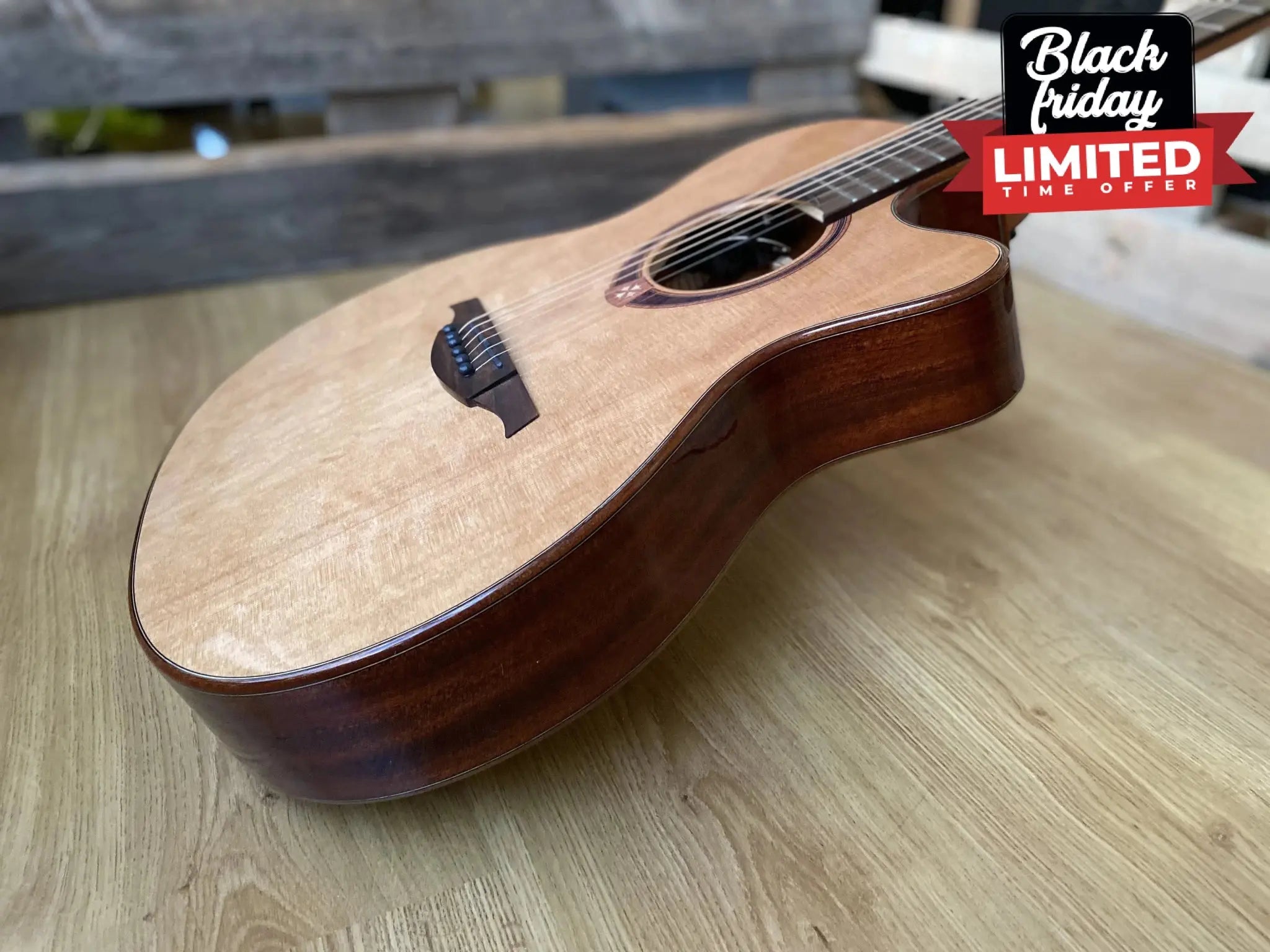 LAG TRAMONTANE 118 T118ASCE AUDITORIUM SLIM CUTAWAY ELECTRO - Richards Guitars Of Stratford Upon Avon