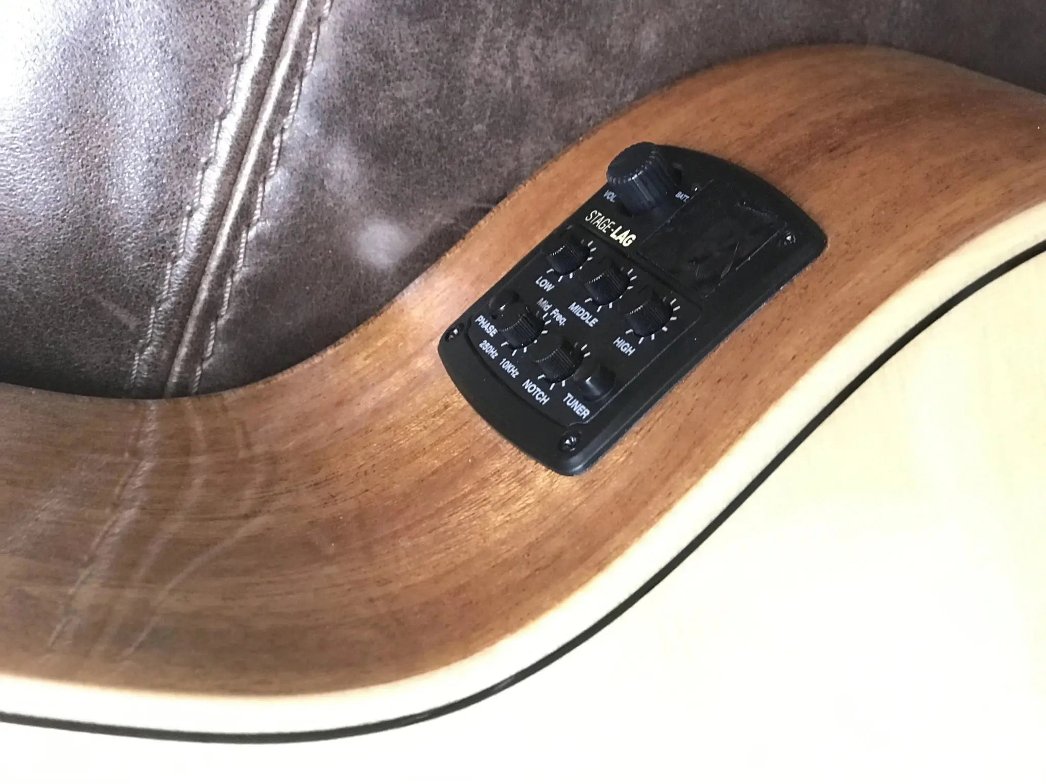 LAG TRAMONTANE T88ACE AUDITORIUM CUTAWAY ELECTRO - Richards Guitars Of Stratford Upon Avon