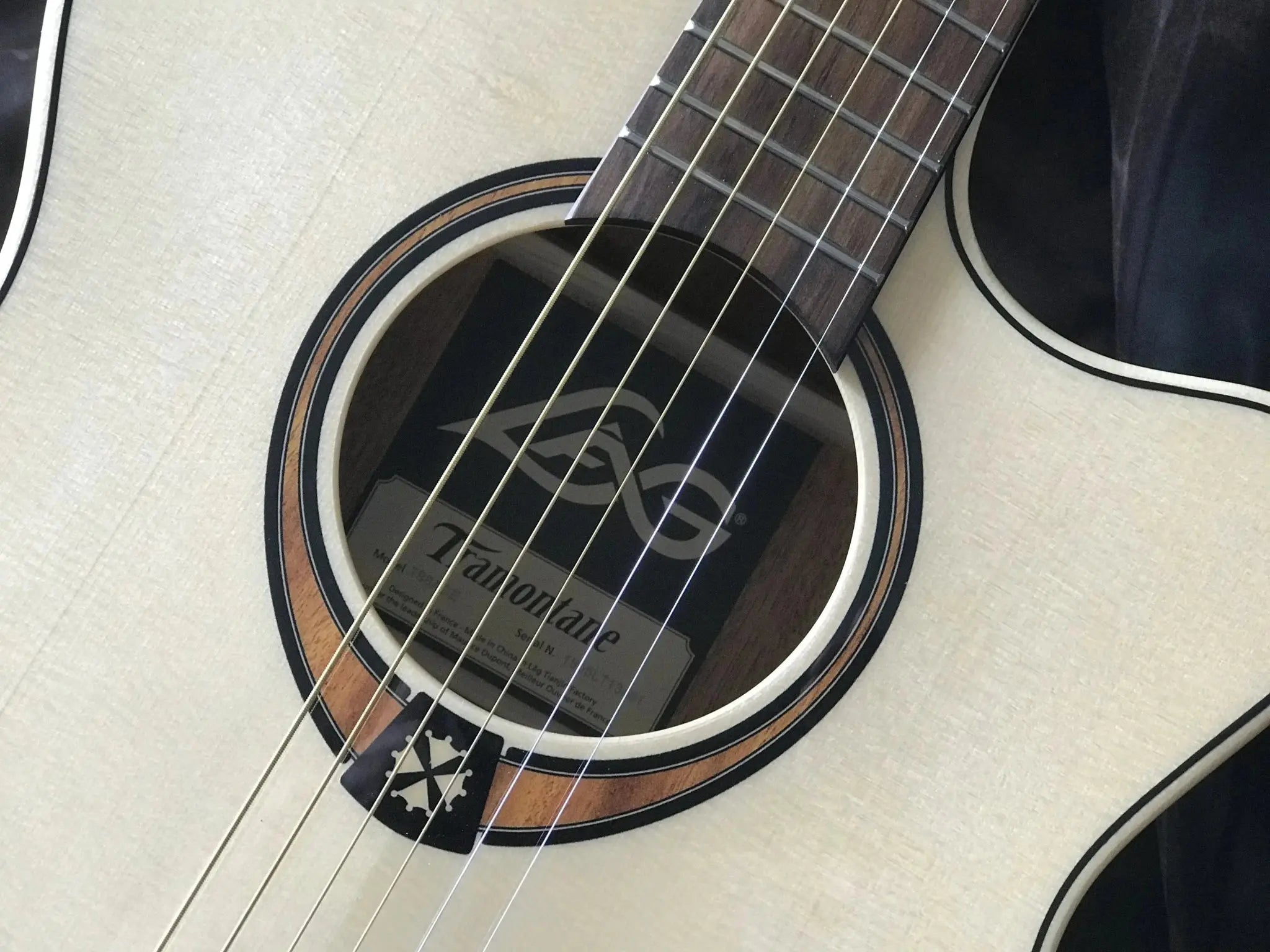 LAG TRAMONTANE T88ACE AUDITORIUM CUTAWAY ELECTRO - Richards Guitars Of Stratford Upon Avon