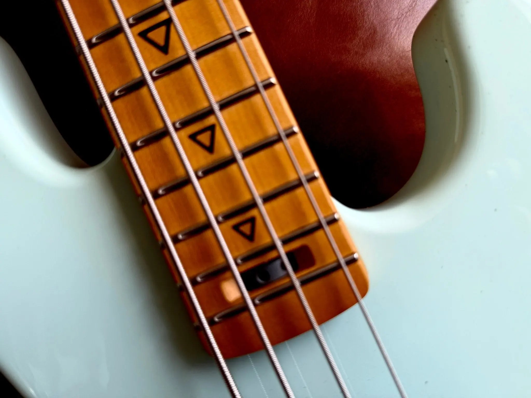 Valiant Mini Bass - Richards Guitars Of Stratford Upon Avon