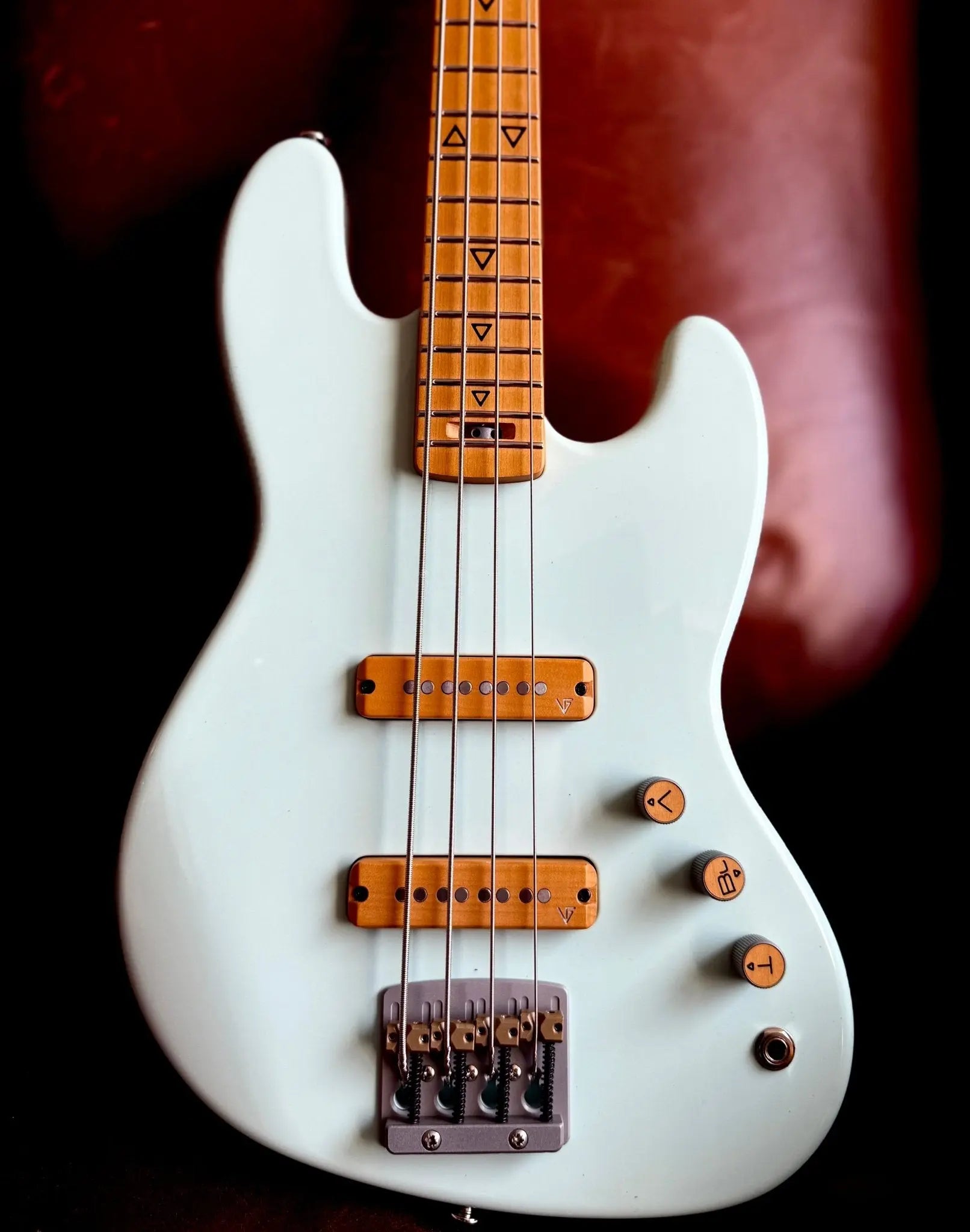 Valiant Mini Bass - Richards Guitars Of Stratford Upon Avon