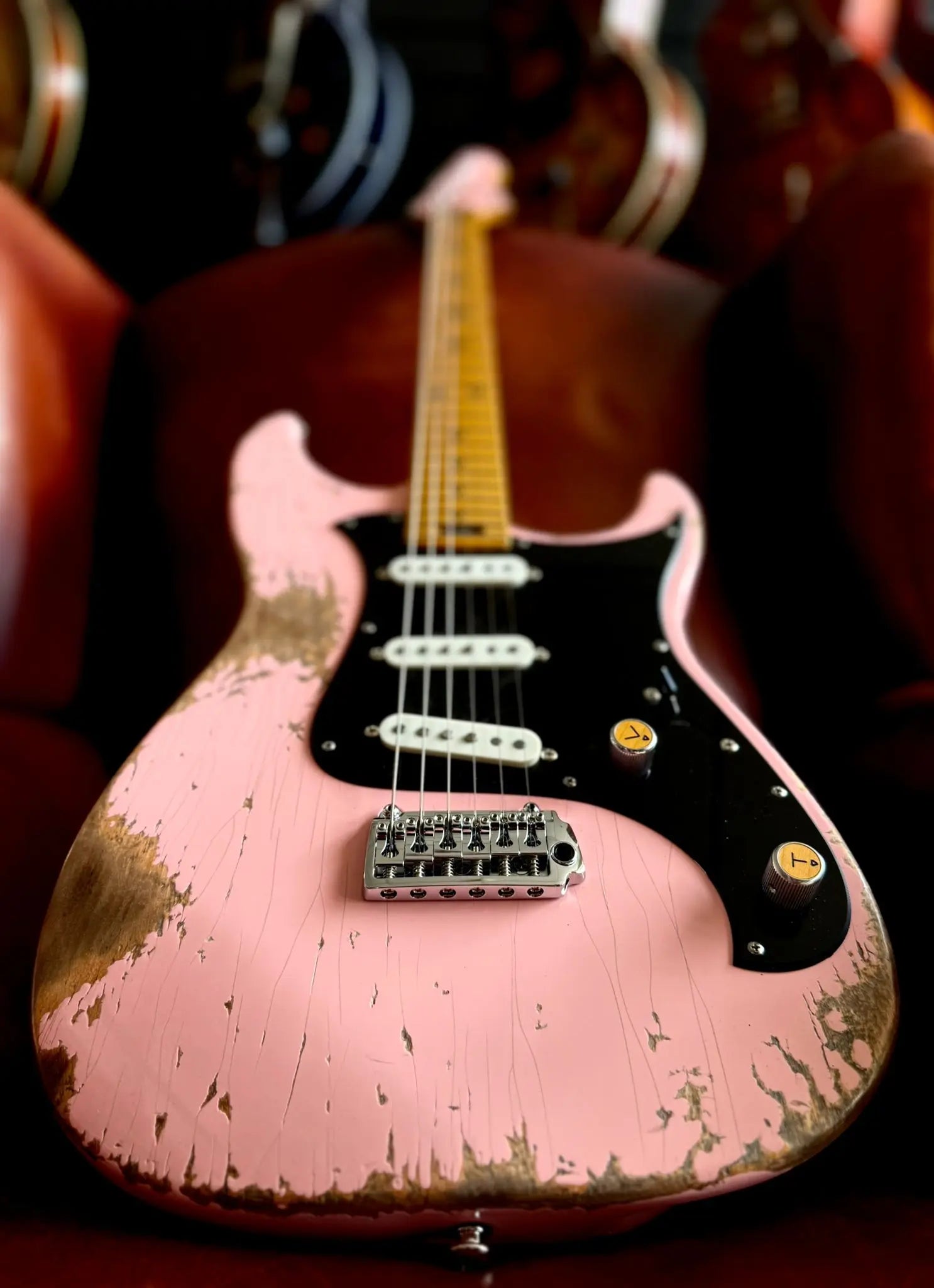 Valiant Soothsayer Distressed Mola Pink - Richards Guitars Of Stratford Upon Avon