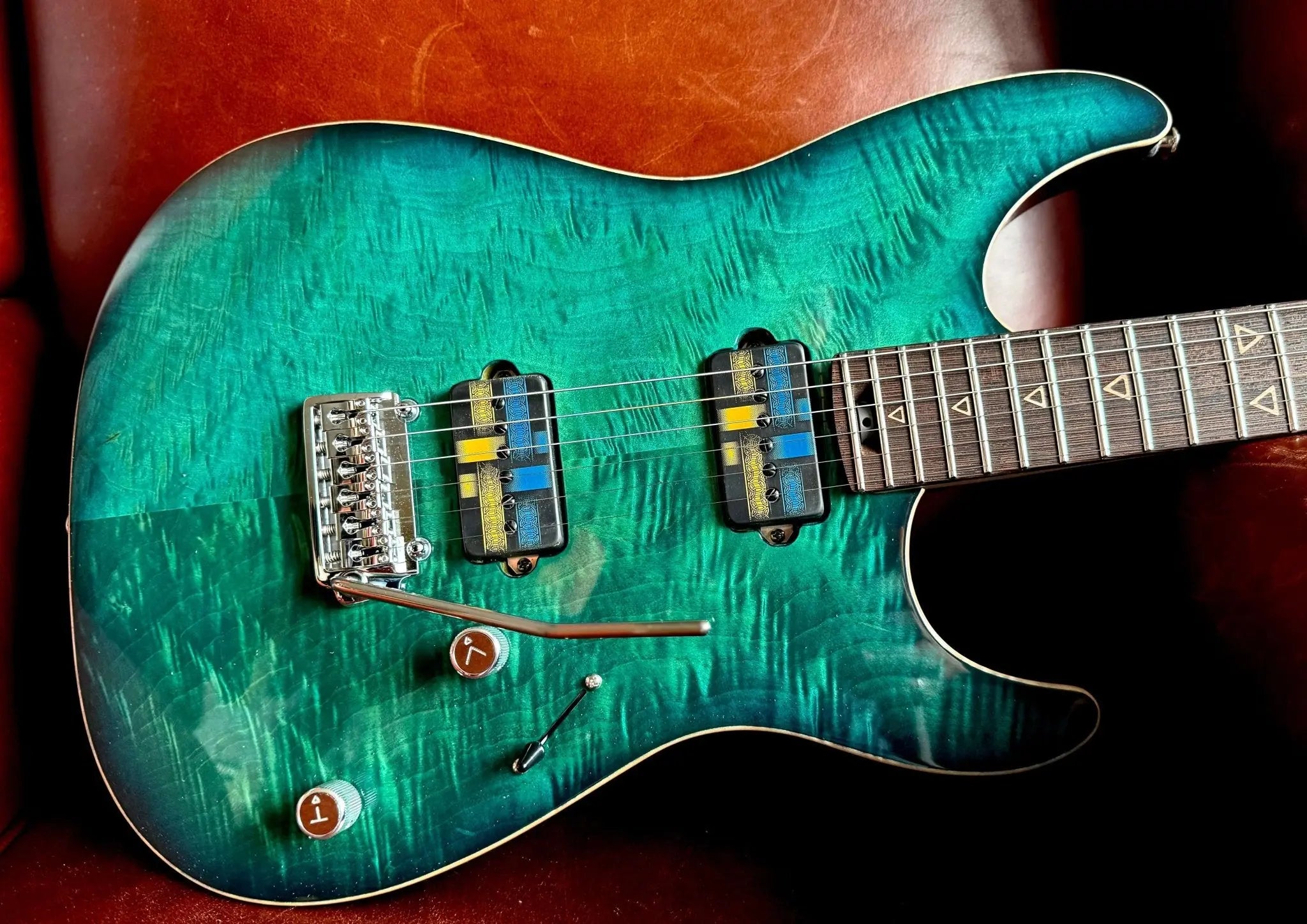 Valiant Soothsayer Malachite Alchemist P90 Custom With Stainless Steel Frets Upgrade - Richards Guitars Of Stratford Upon Avon