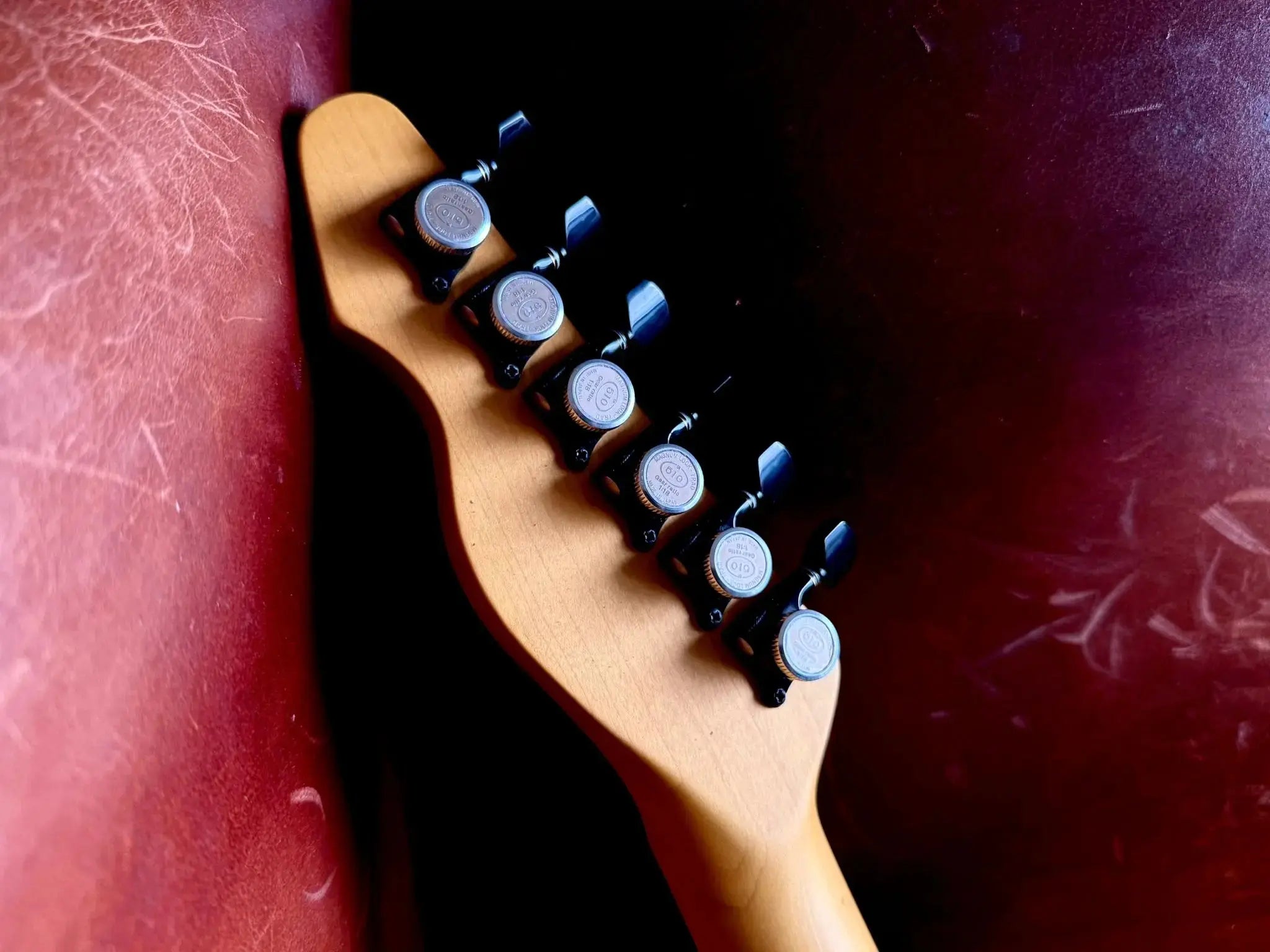 Valiant Titan Sunburst With Stainless Steel Frets Upgrade - Richards Guitars Of Stratford Upon Avon