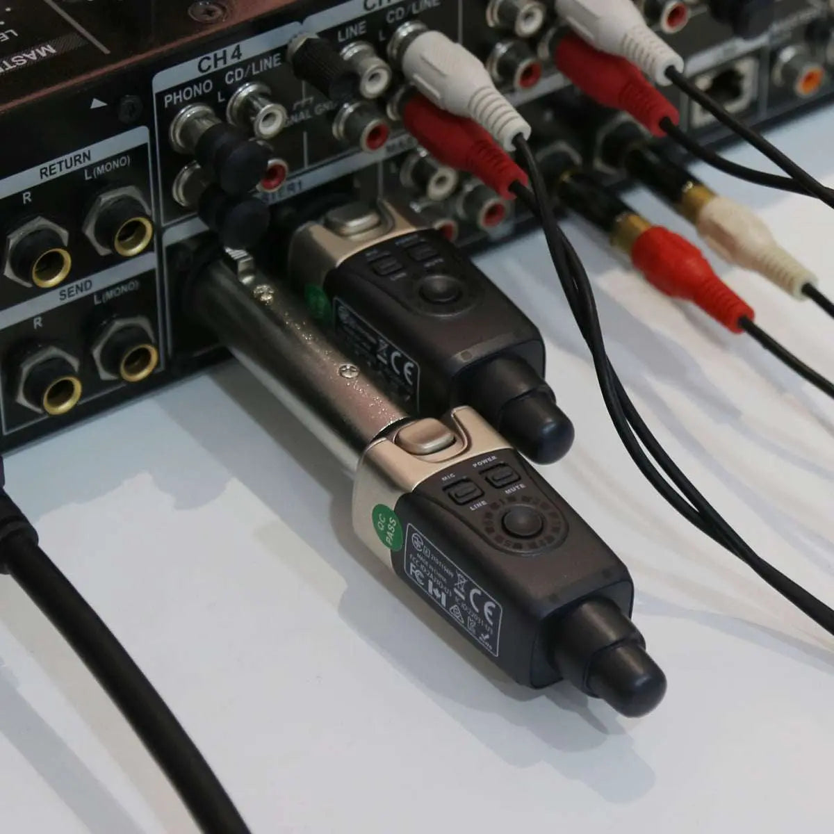 Xvive Dual U3 Wireless System for Audio - Richards Guitars Of Stratford Upon Avon