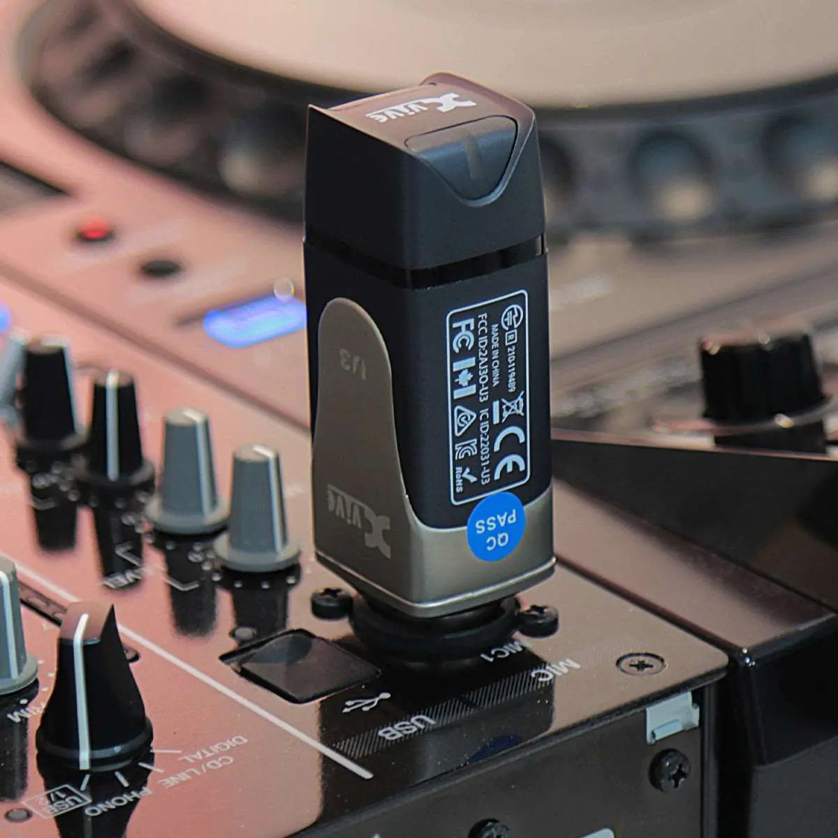 Xvive Dual U3 Wireless System for Audio - Richards Guitars Of Stratford Upon Avon