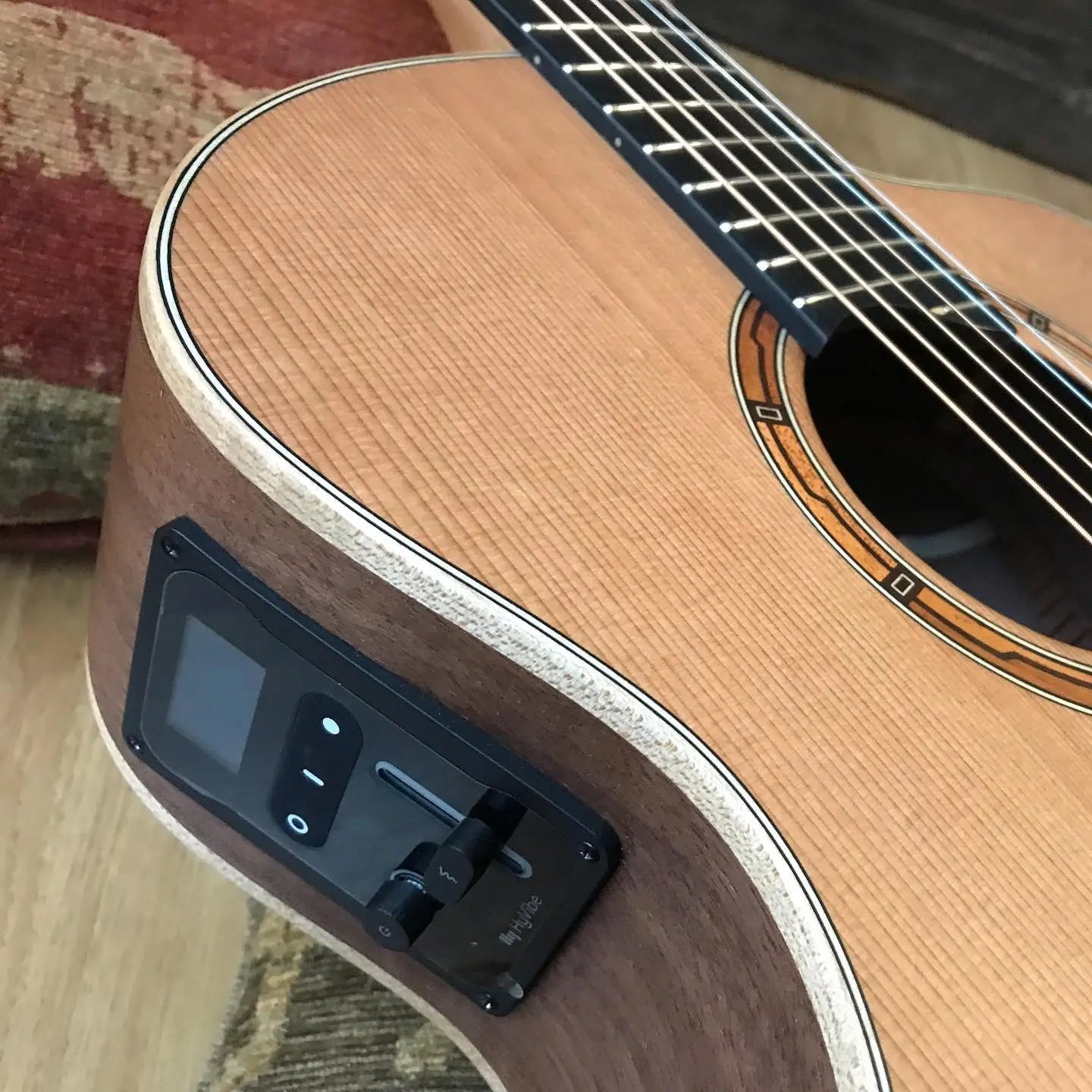 Dowina & Hyvibe.  The Ultimate Hand Made Hyvibe Perfection - Richards Guitars Of Stratford Upon Avon