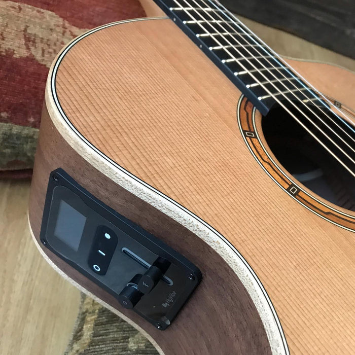 Dowina & Hyvibe.  The Ultimate Hand Made Hyvibe Perfection - Richards Guitars Of Stratford Upon Avon