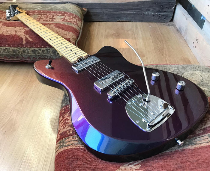 Gordon Smith Gatsby Iredescent Guitar..... Just .....Wow.... - Richards Guitars Of Stratford Upon Avon